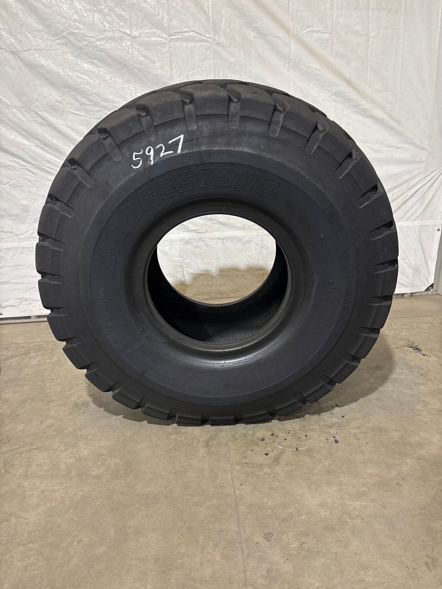 23.5R25 BRIDGESTONE V-STEEL J TRACTION #5927