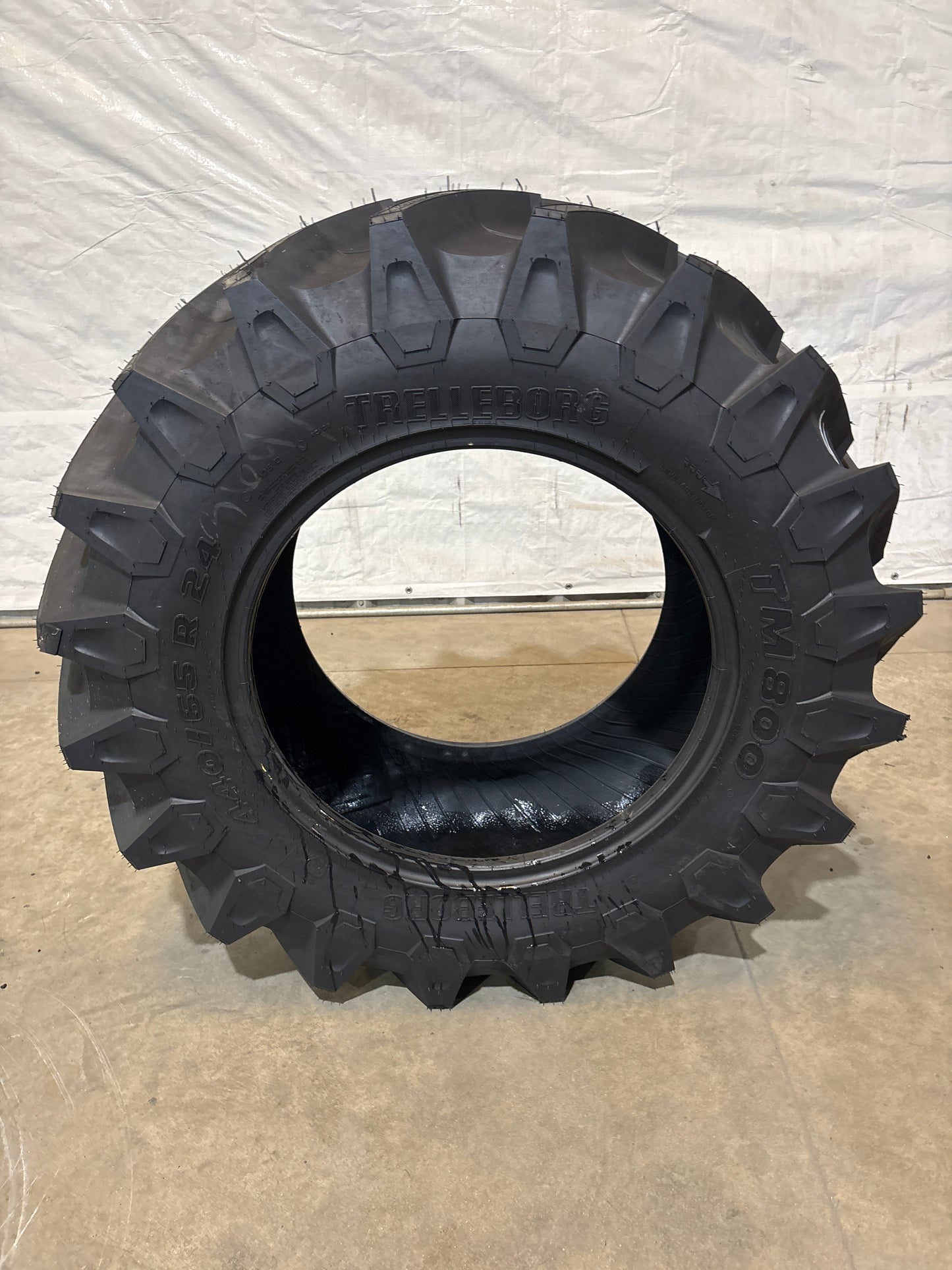 440/65R24 TRELLEBORG TM800 #3641