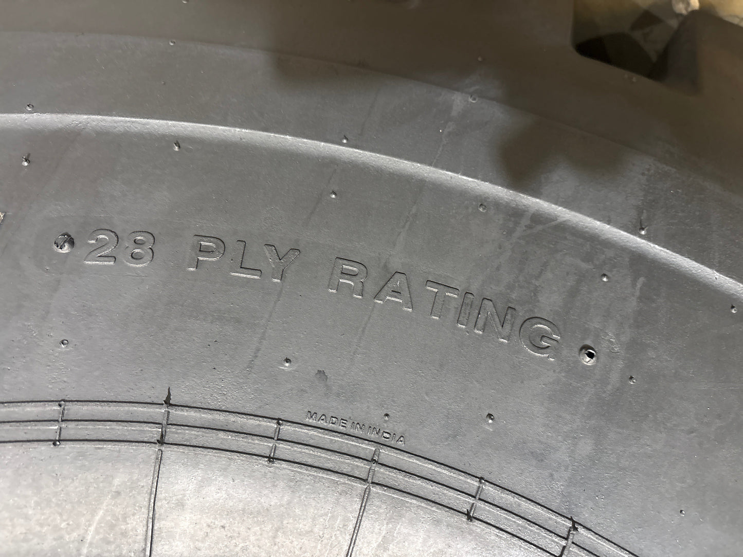 26.5-25 BKT XL-GRIP PLUS #5722