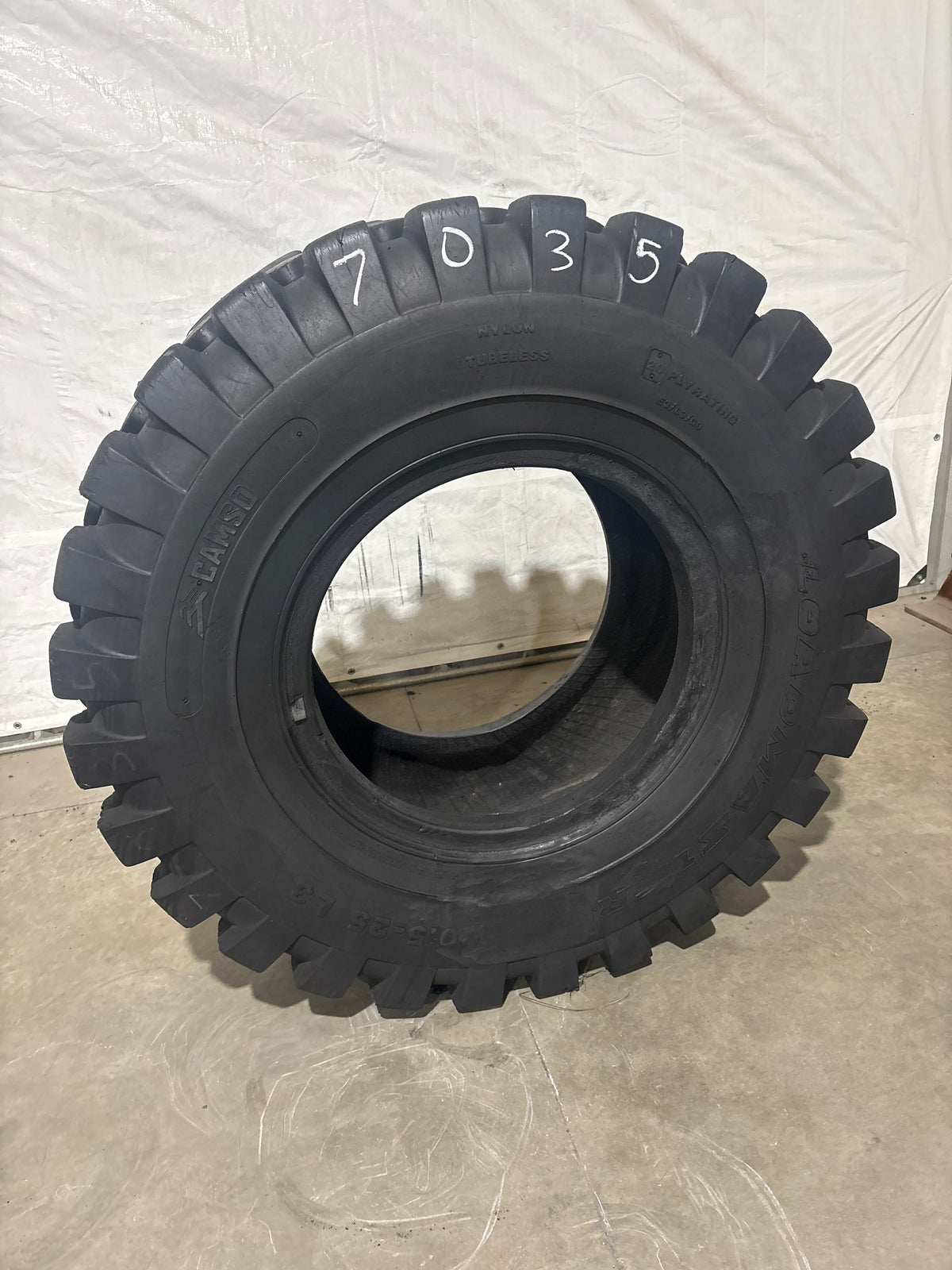 20.5-25 CAMSO LOAD MASTER #7035