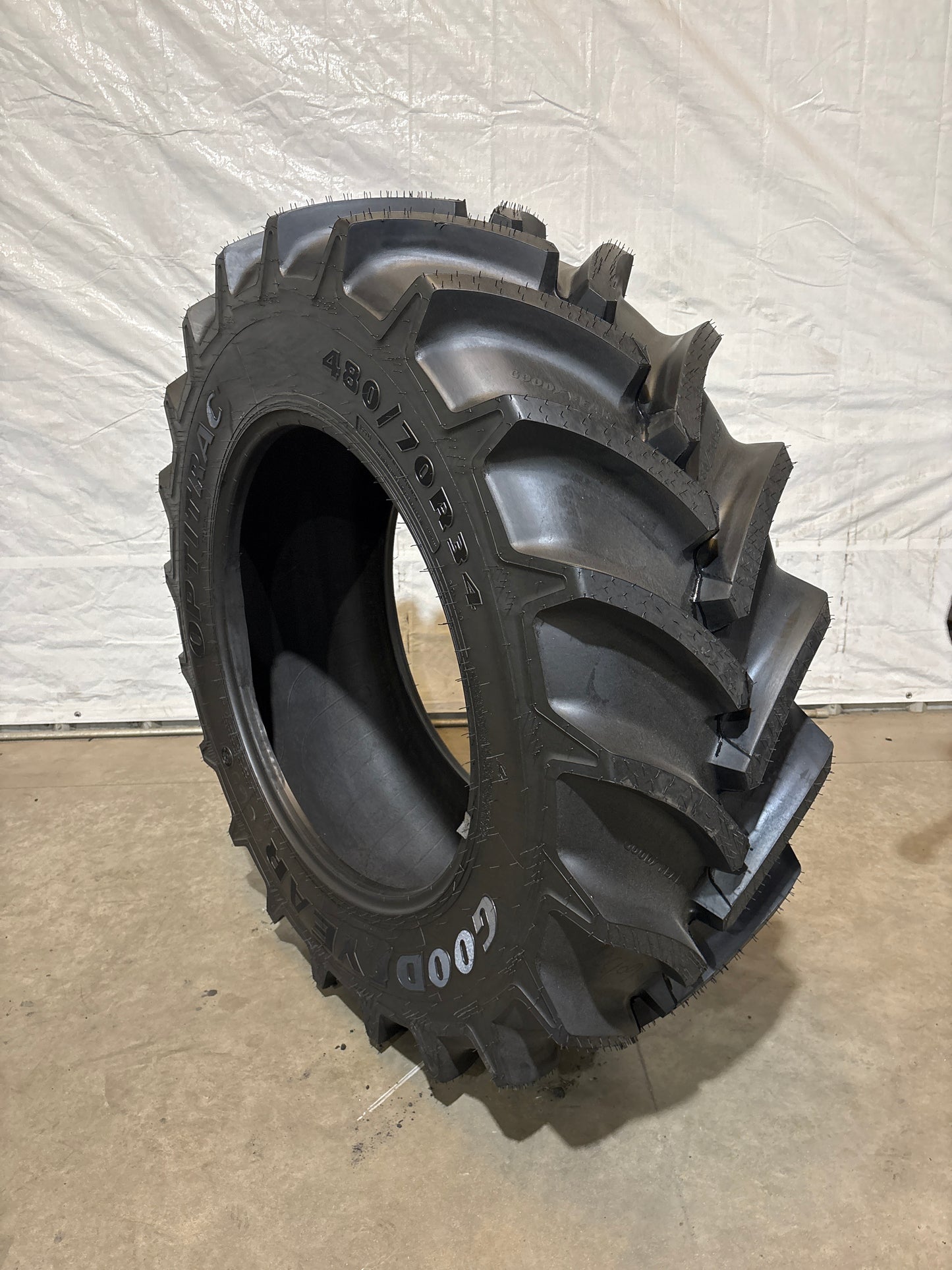 480/70R34 GOODYEAR OPTI TRAC #5860
