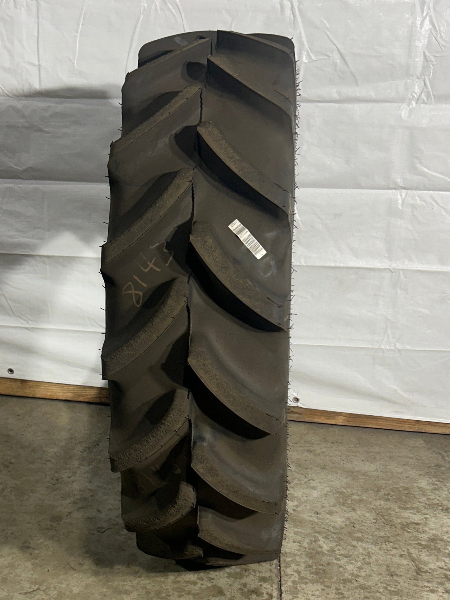 340/85R24 (13.6R24) FIRESTONE PERFORMER 85