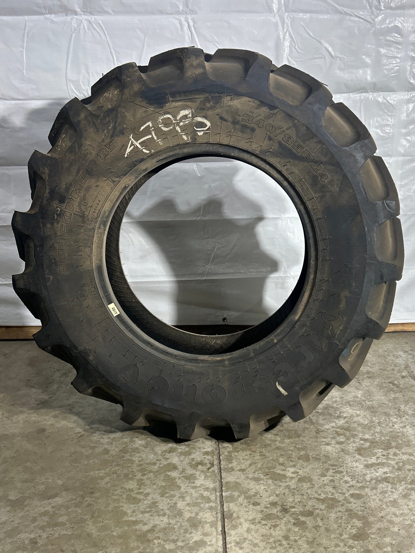 340/85R24 (13.6R24) FIRESTONE PERFORMER 85