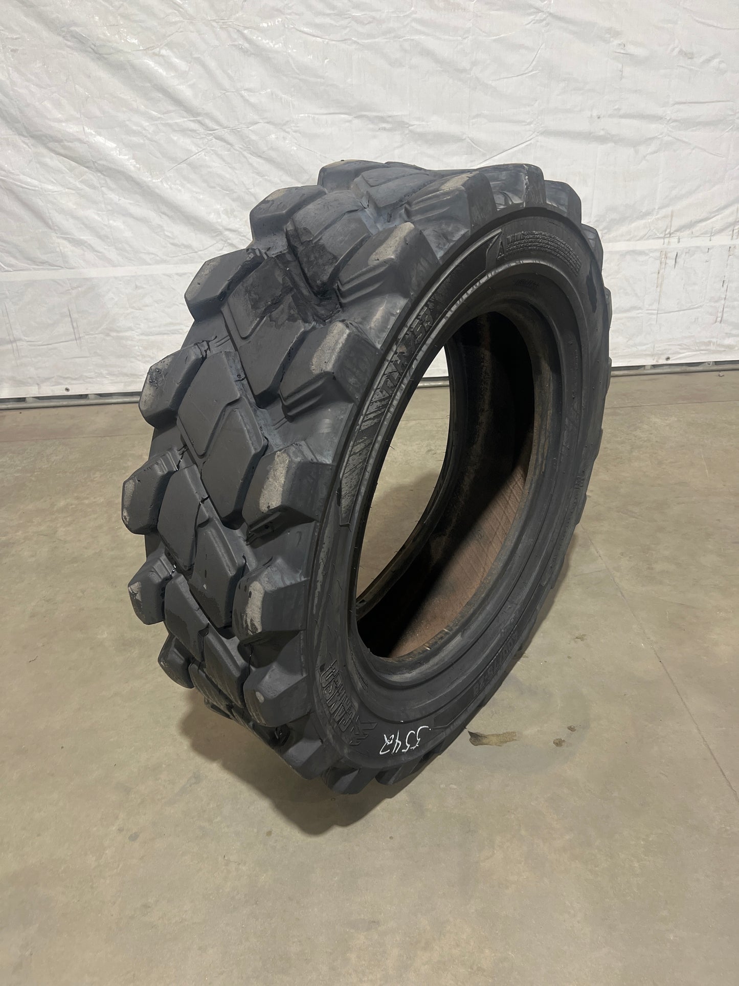 400/75-28 CAMSO TLH 753 #5542