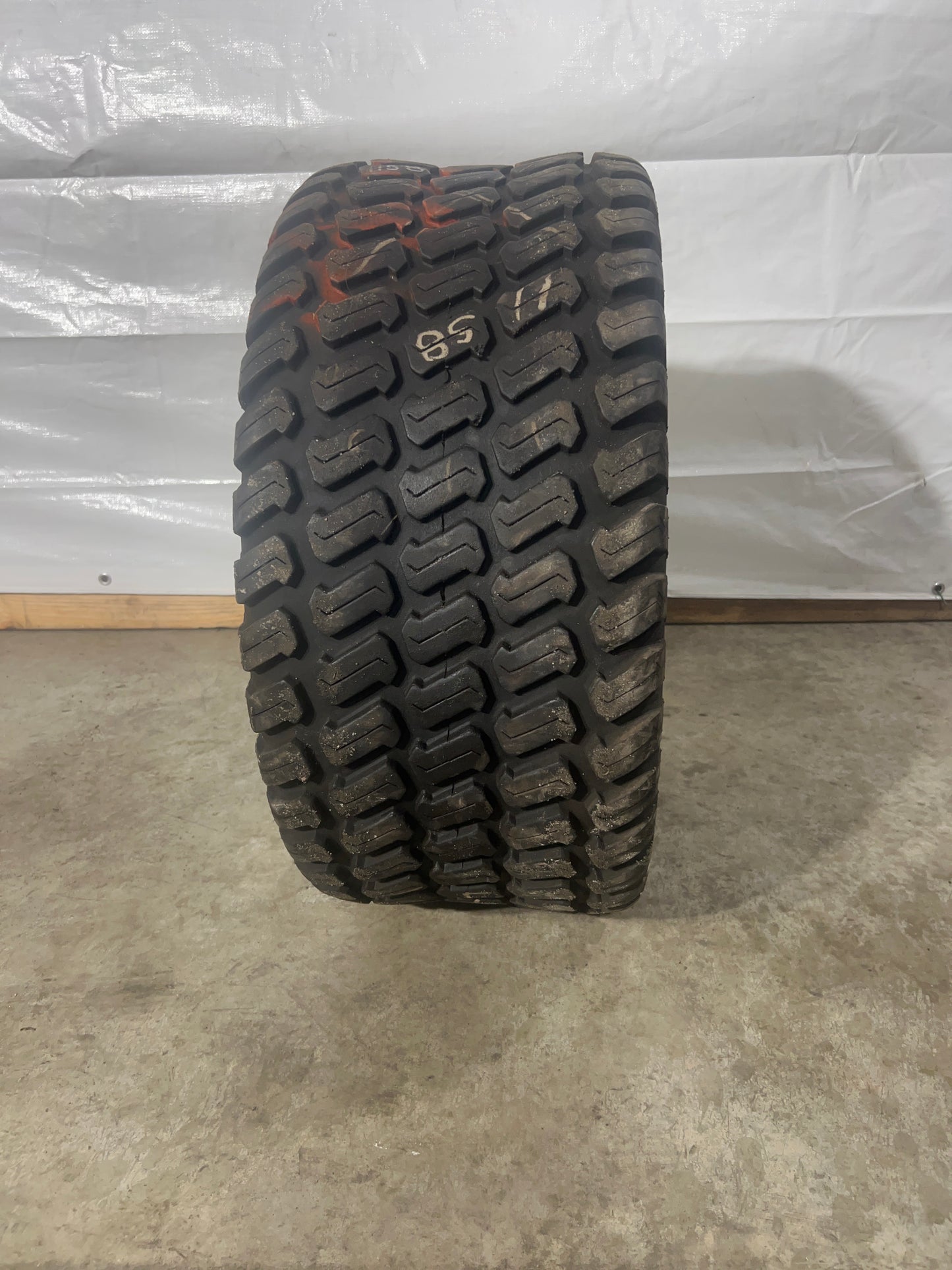 31x13.50-15 CARLISLE MULTI TRAC C/S