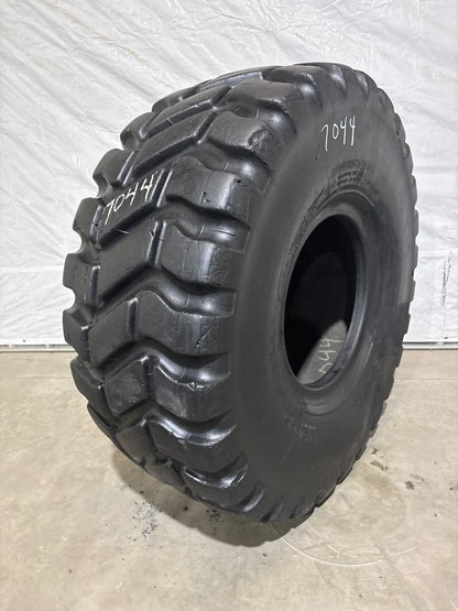 23.5R25 GOODYEAR UNISTEEL RADIAL CONSTRUCTION #7044
