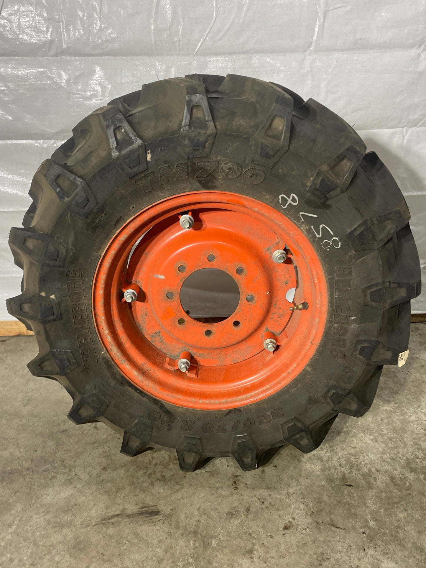 320/70R20 (12.4R20) TRELLEBORG TM700