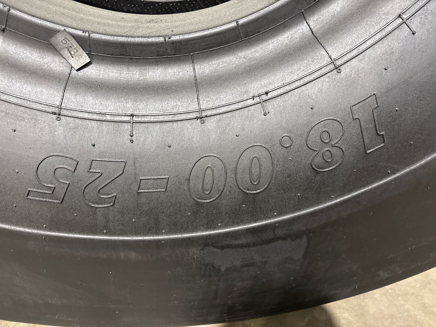18.00-25 BKT SM-54 40 PLY TIRE #5736