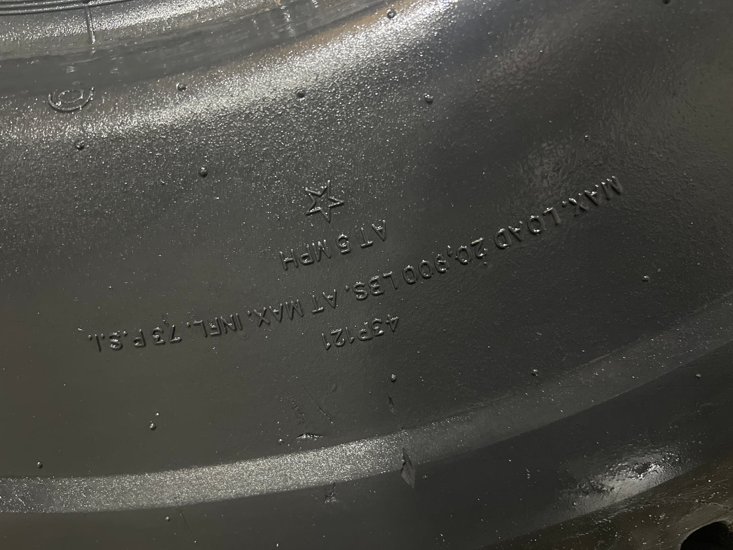 20.5R25 TITAN MXL #5506