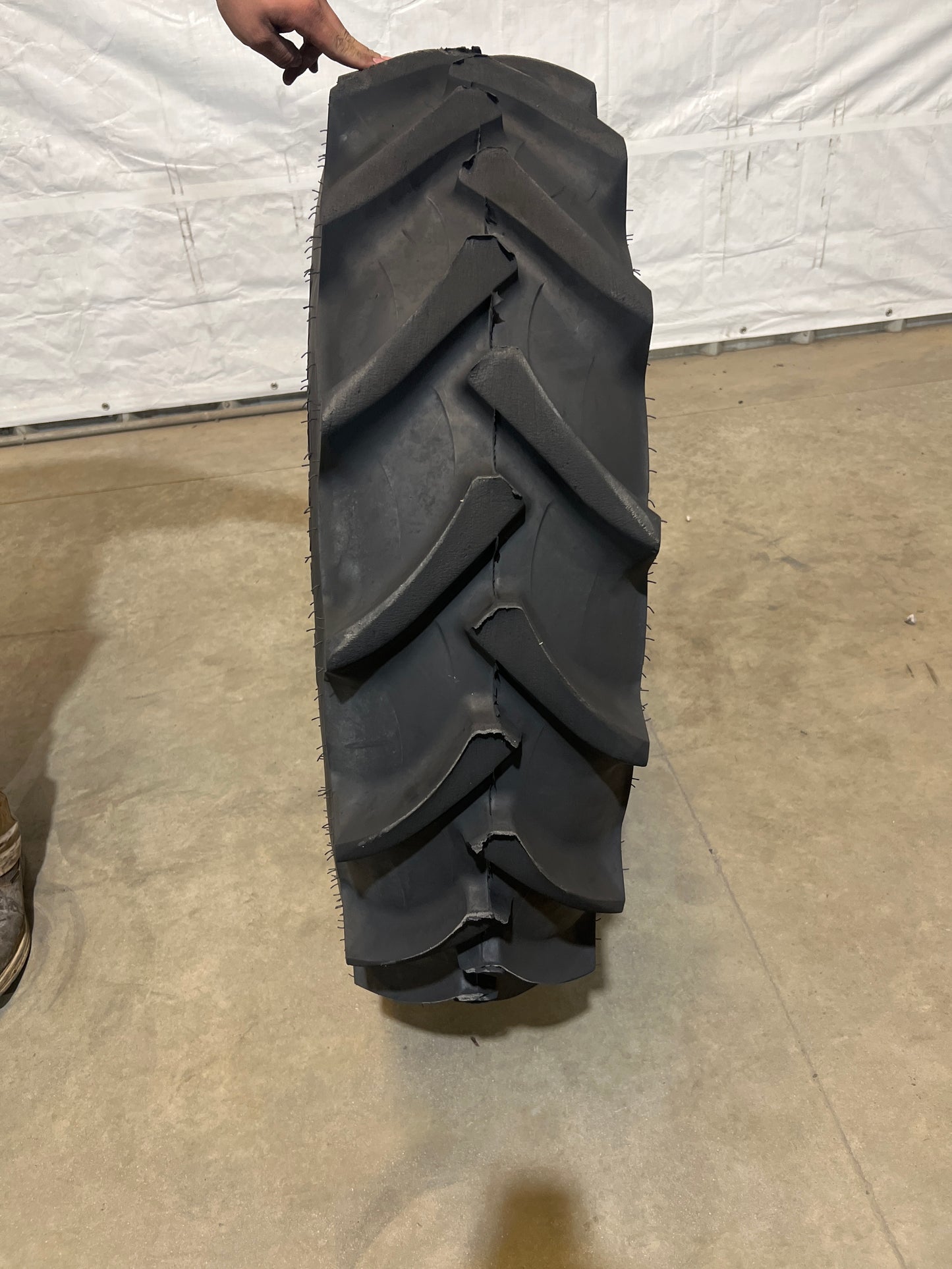 11.2-24 GALAXY AGRI TRAC II