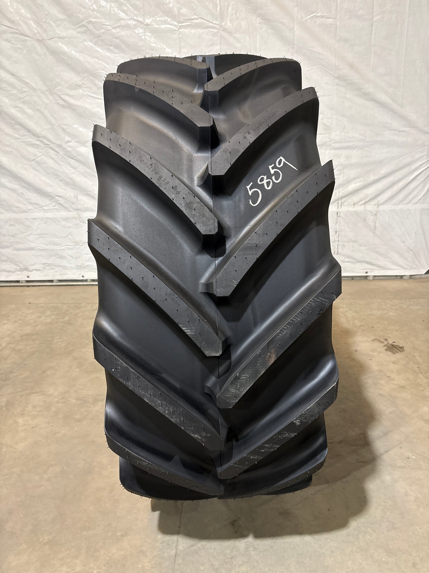600/70R30 MICHELIN MACHXBIB #5859