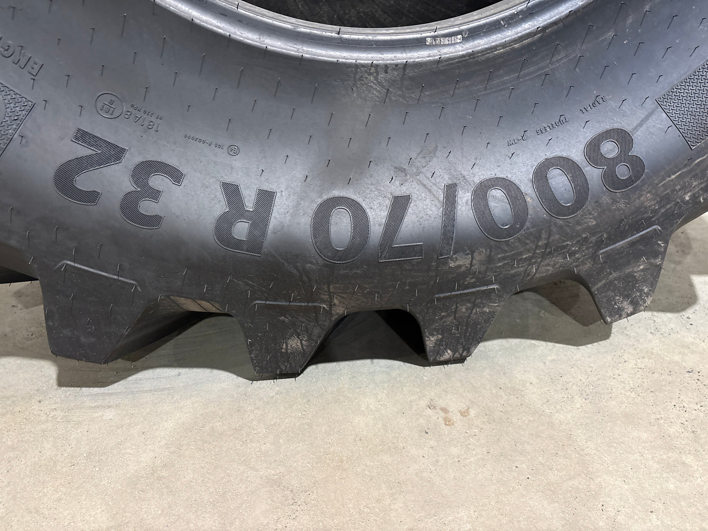 USED 800/70R32 CONTINENTAL COMBINE MASTER #5625
