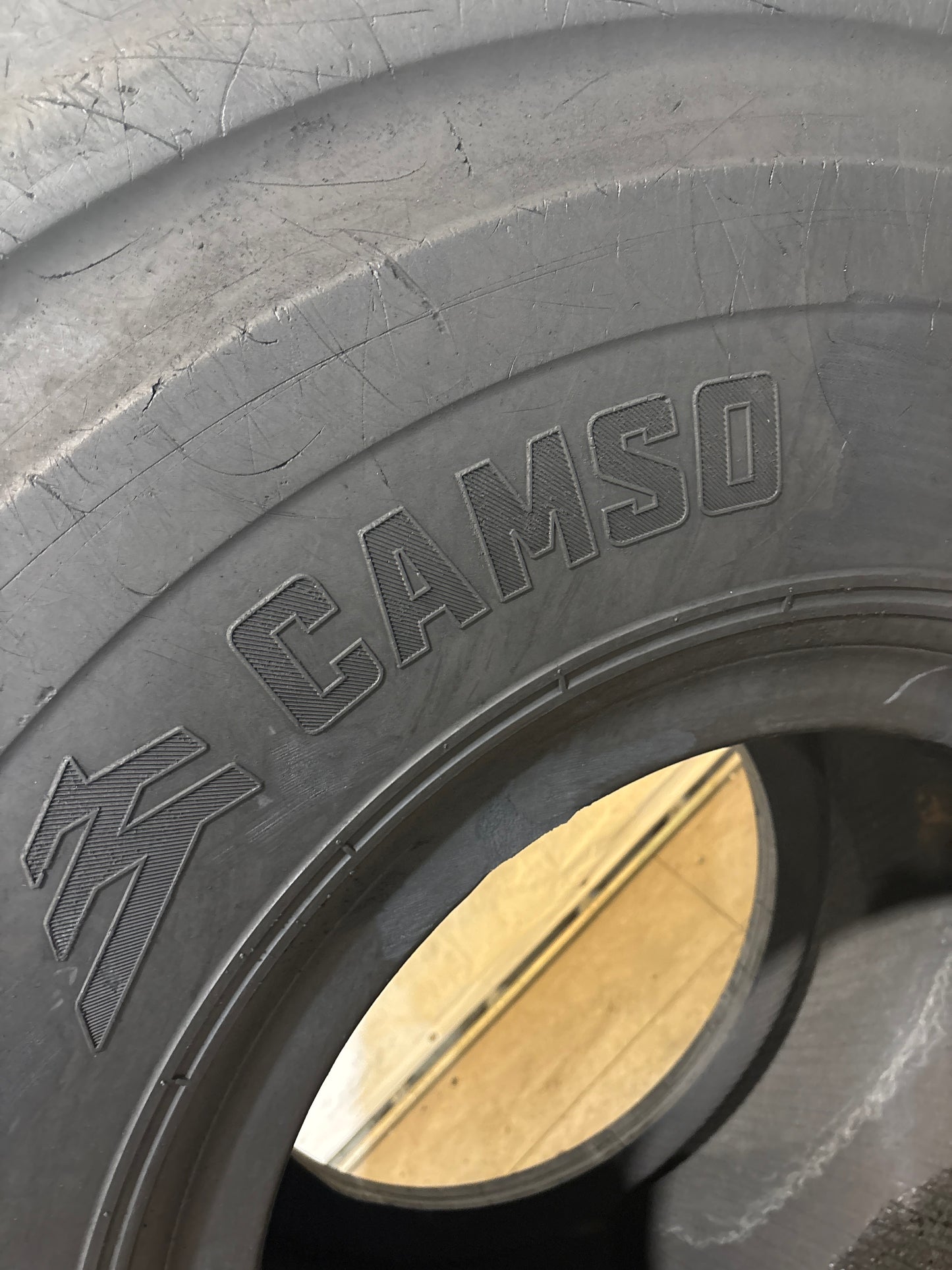 23.5R25 CAMSO WHL 553R #5977