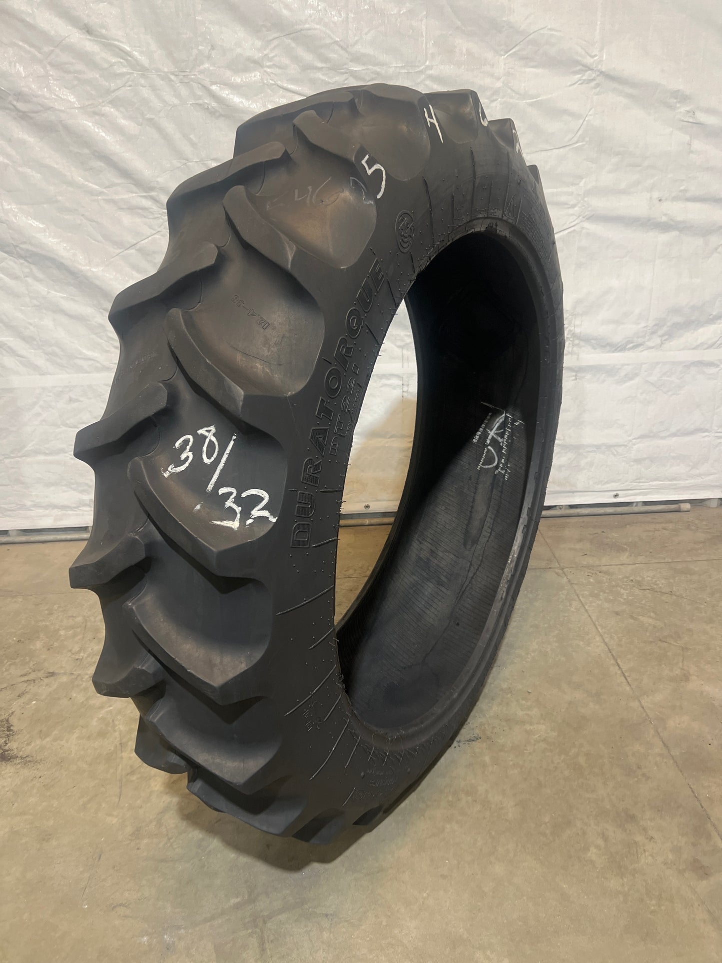 12.4-38 GOODYEAR DURA TORQUE  DT-221 #5462