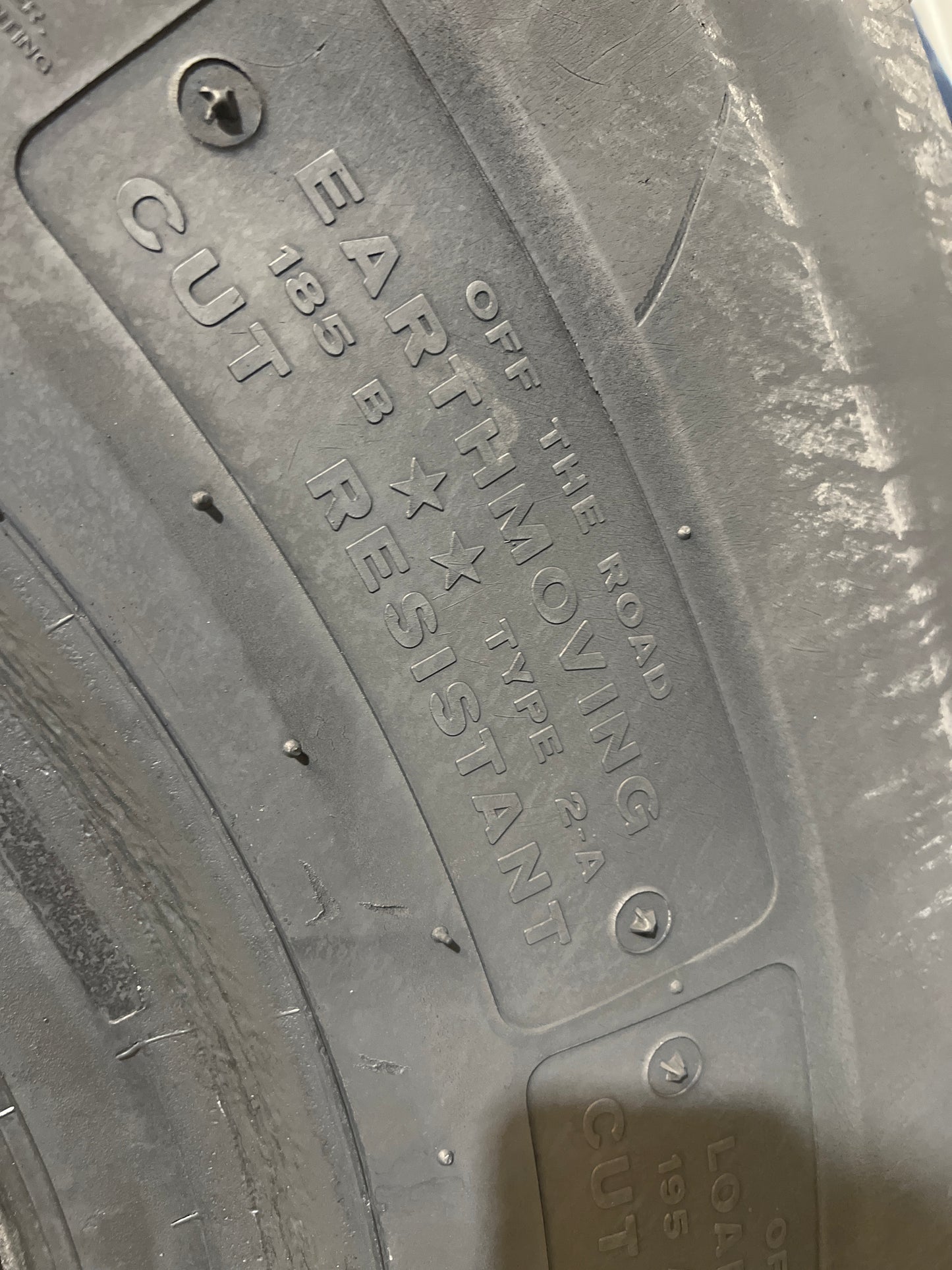 23.5R25 BRIDGESTONE V-STEEL VLT #5469