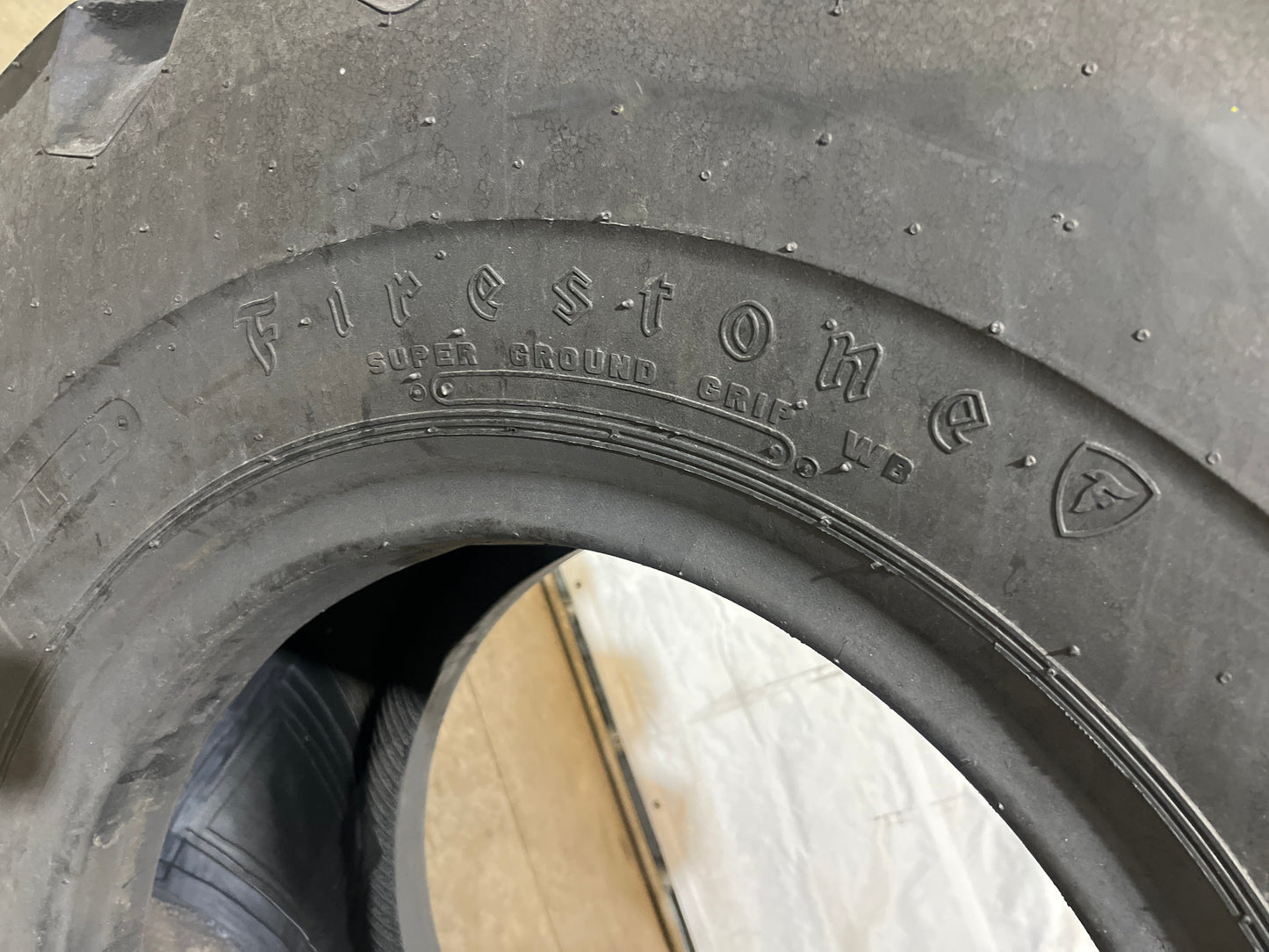 20.5-25 FIRESTONE SUPER GROUND GRIP #5010