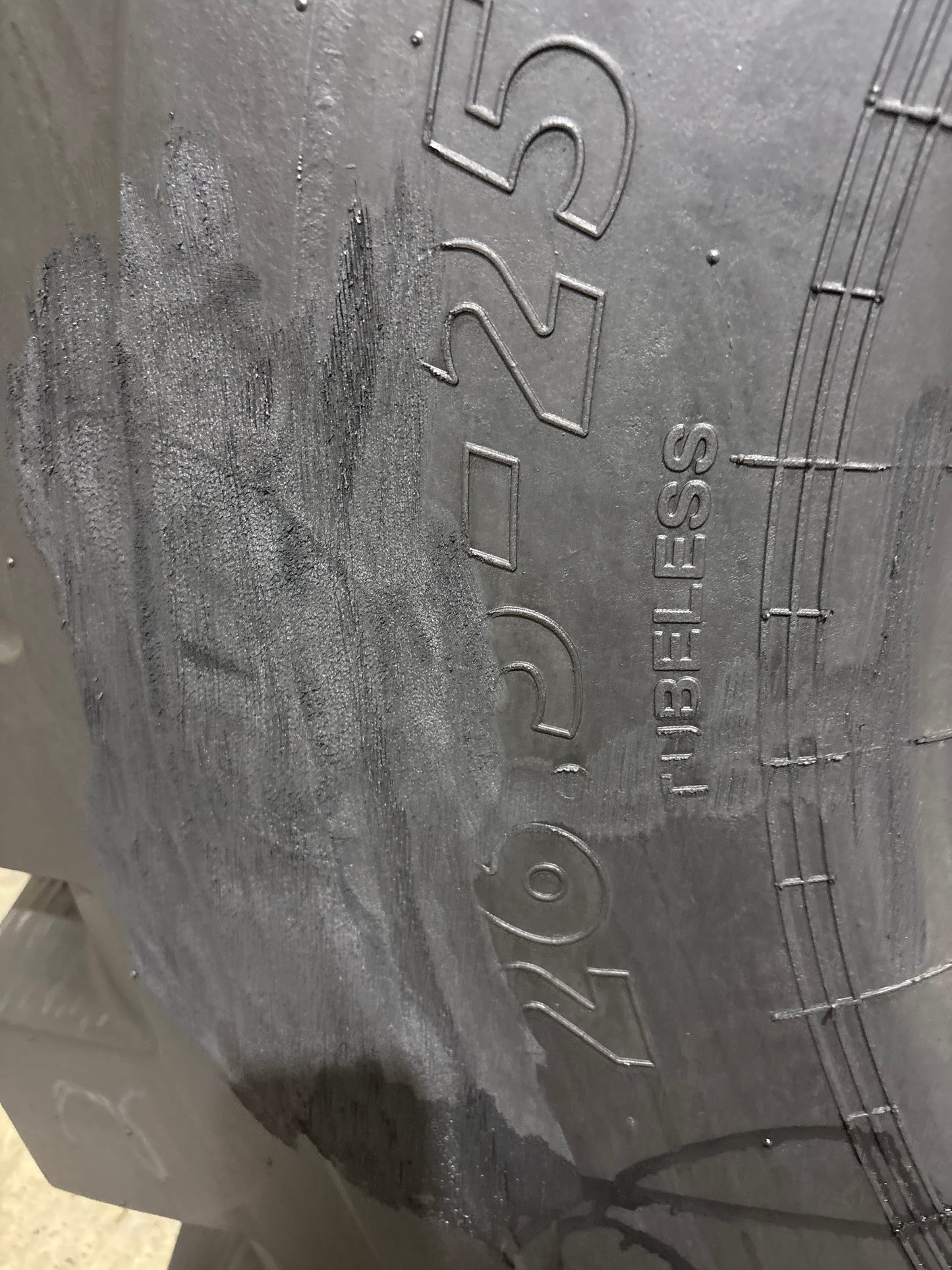 26.5-25 BKT XL-GRIP PLUS #5729