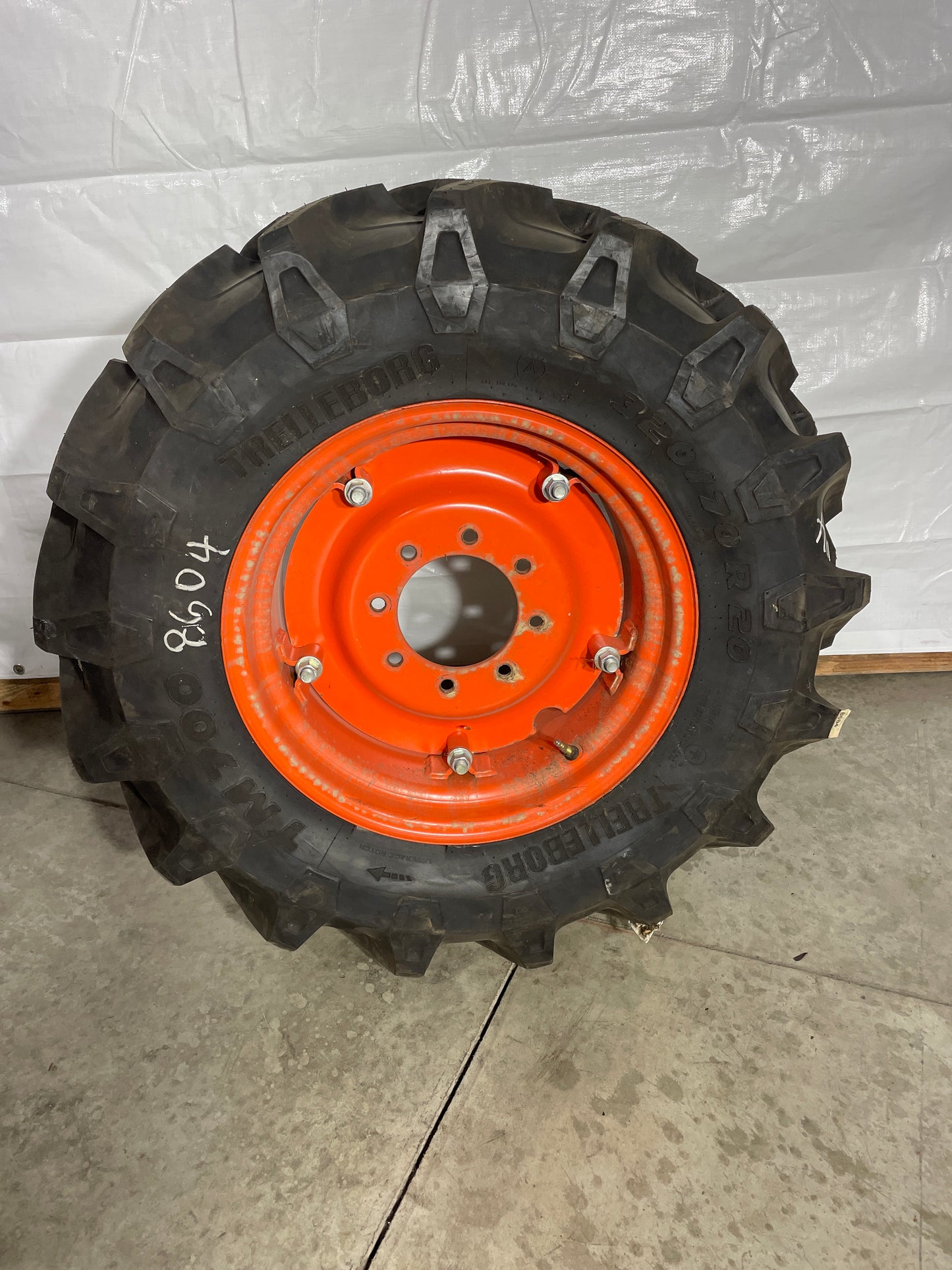 320/70R20 (12.4R20) TRELLEBORG TM700