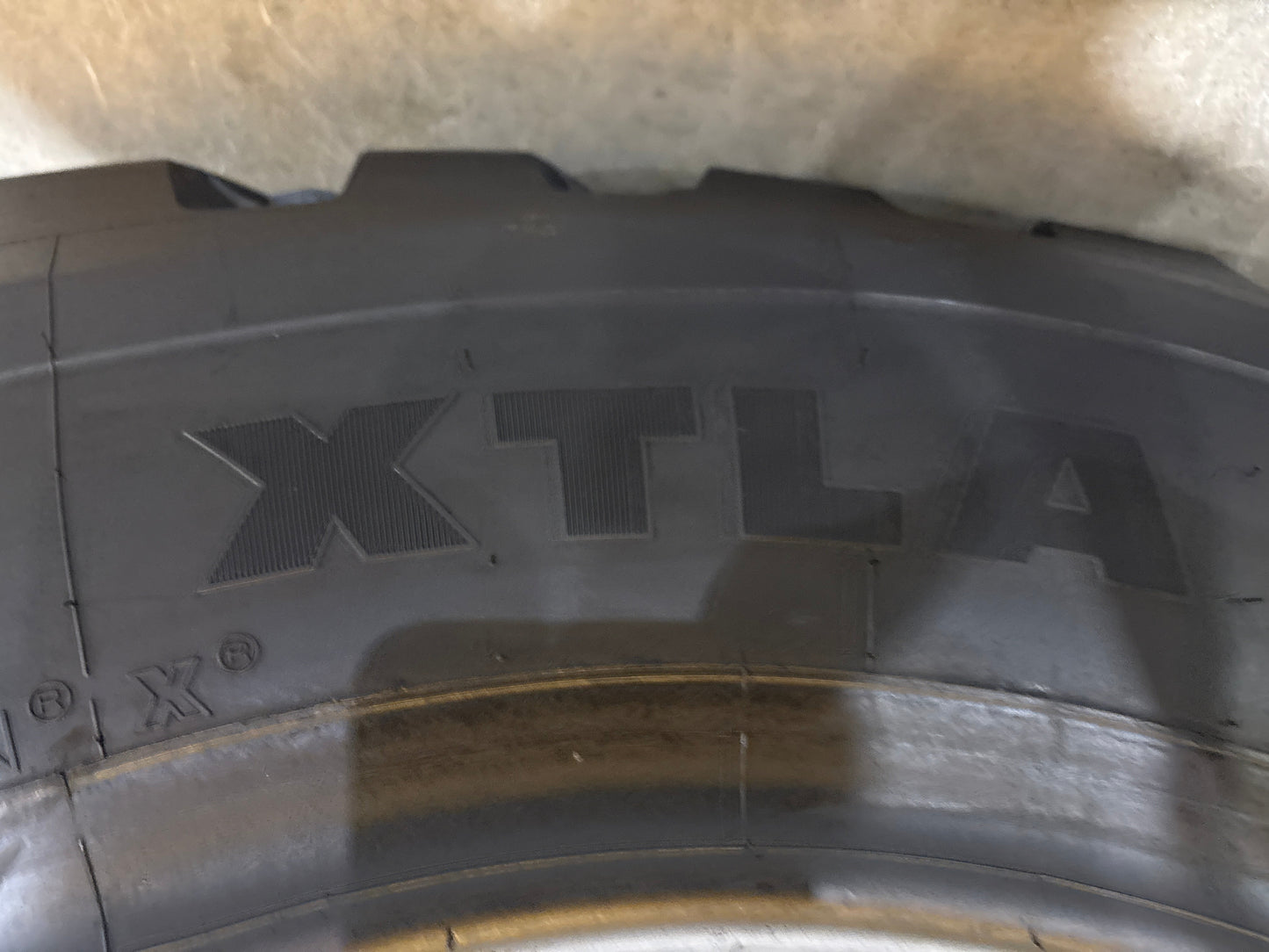 17.5R25 MICHELIN XTLA LOADER/DOZER TIRE #7047