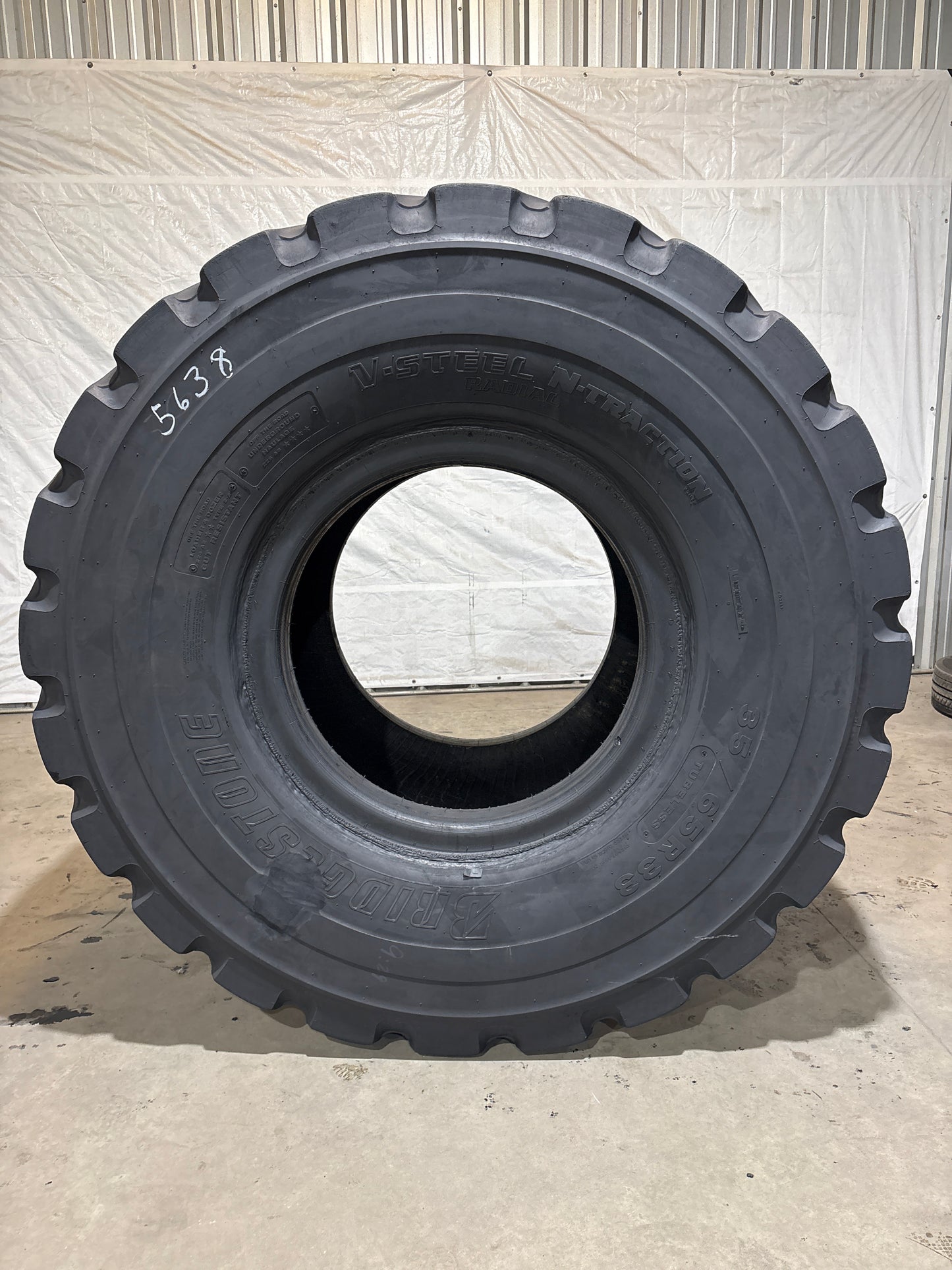 35/65R33 BRIDGESTONE V-STEEL N TRACTION #5638