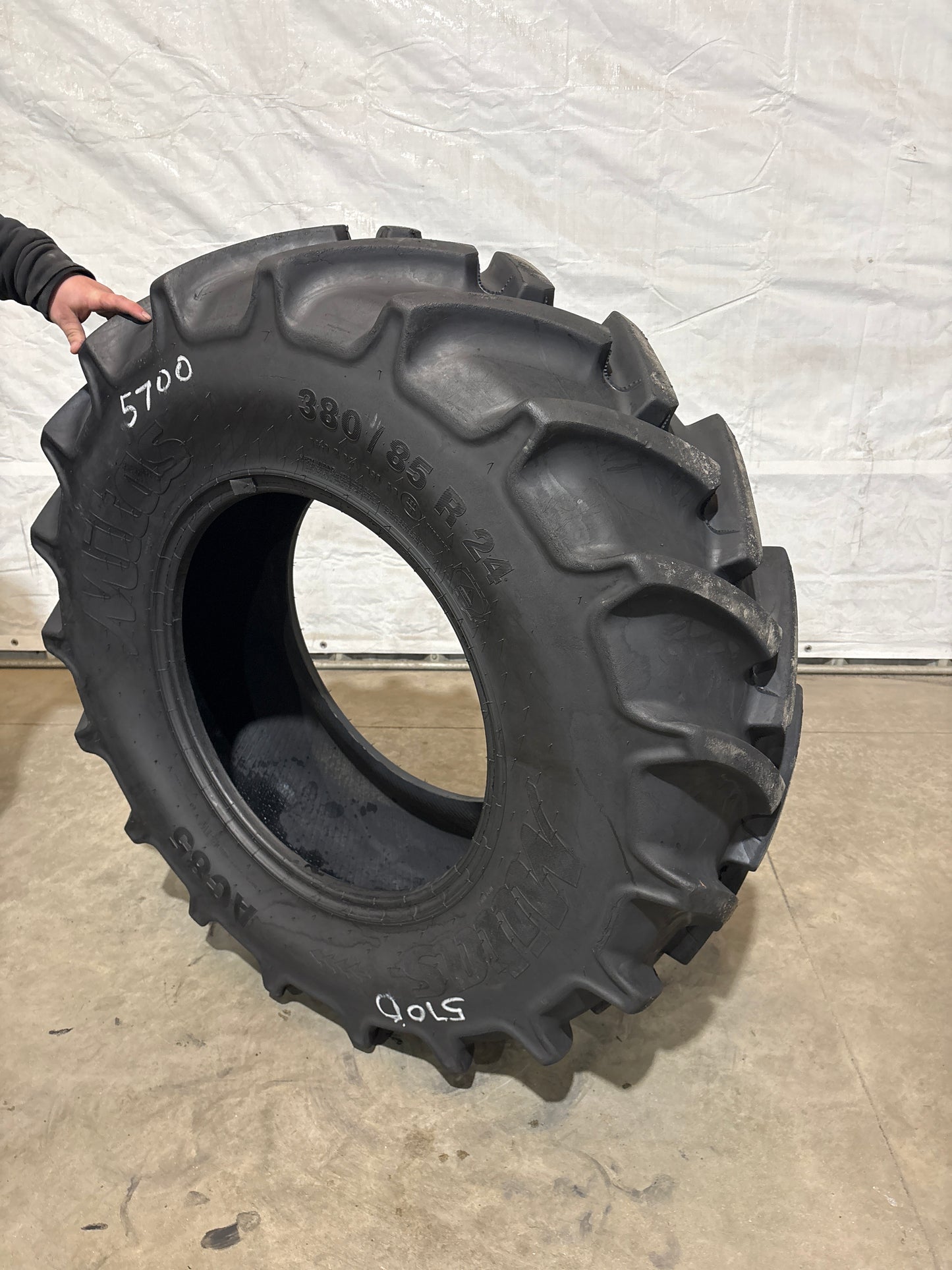 380/85R24 (14.9R24) MITAS AC85 #5700