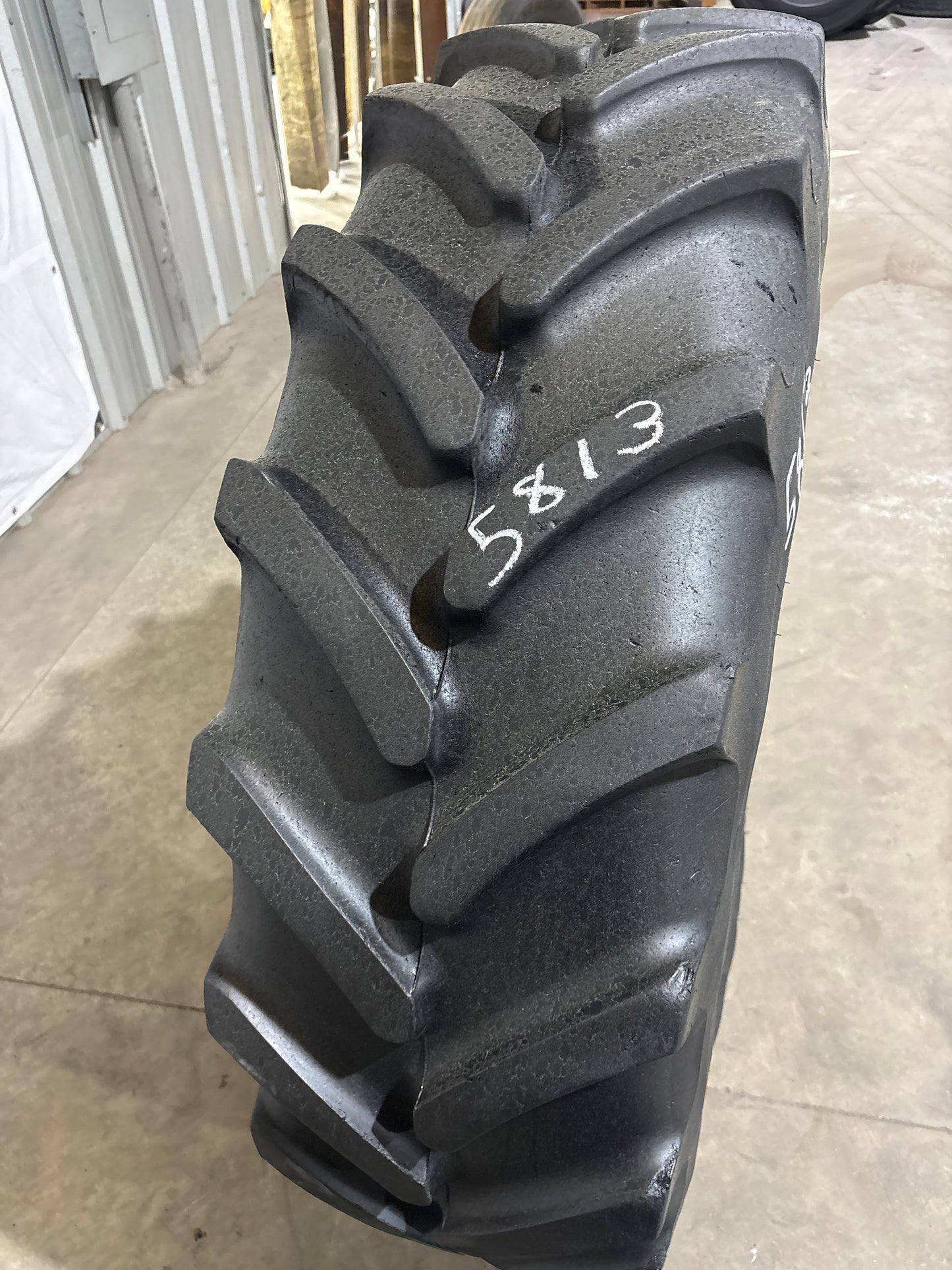 380/85R30 (14.9R30) FIRESTONE PERFORMER 85 EXTRA #5813