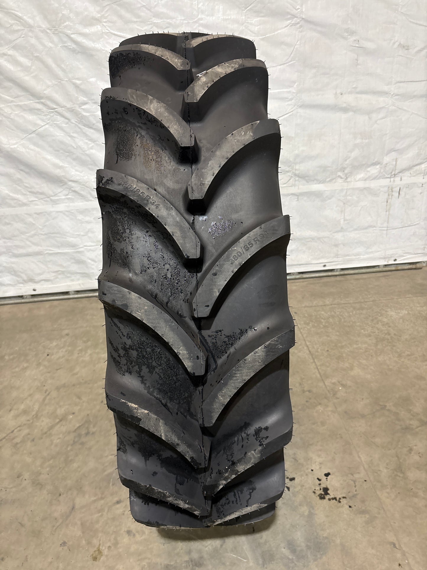 380/85R34 (14.9R34) VREDESTEIN TRAXION 85 II #5663