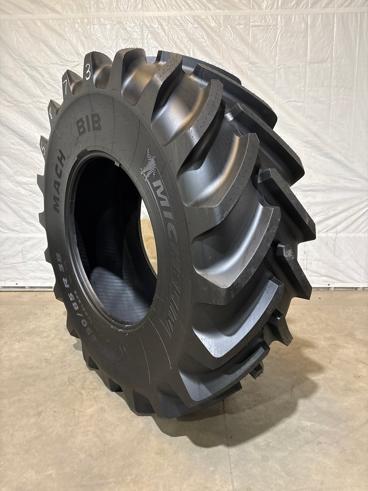 650/85R38 MICHELIN MACHXBIB #5873