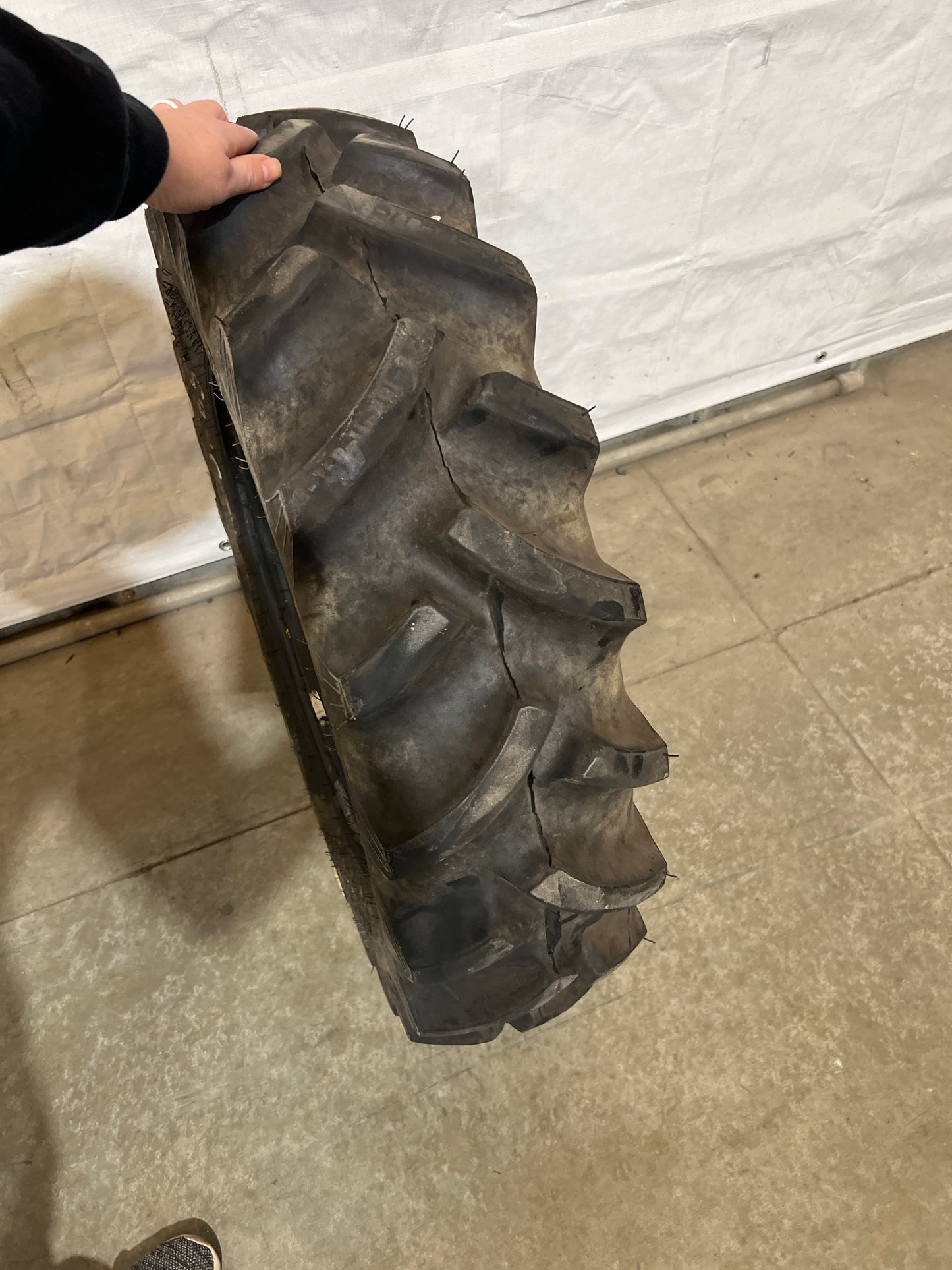8-16 Titan HI-TRACTION LUG TL #5265