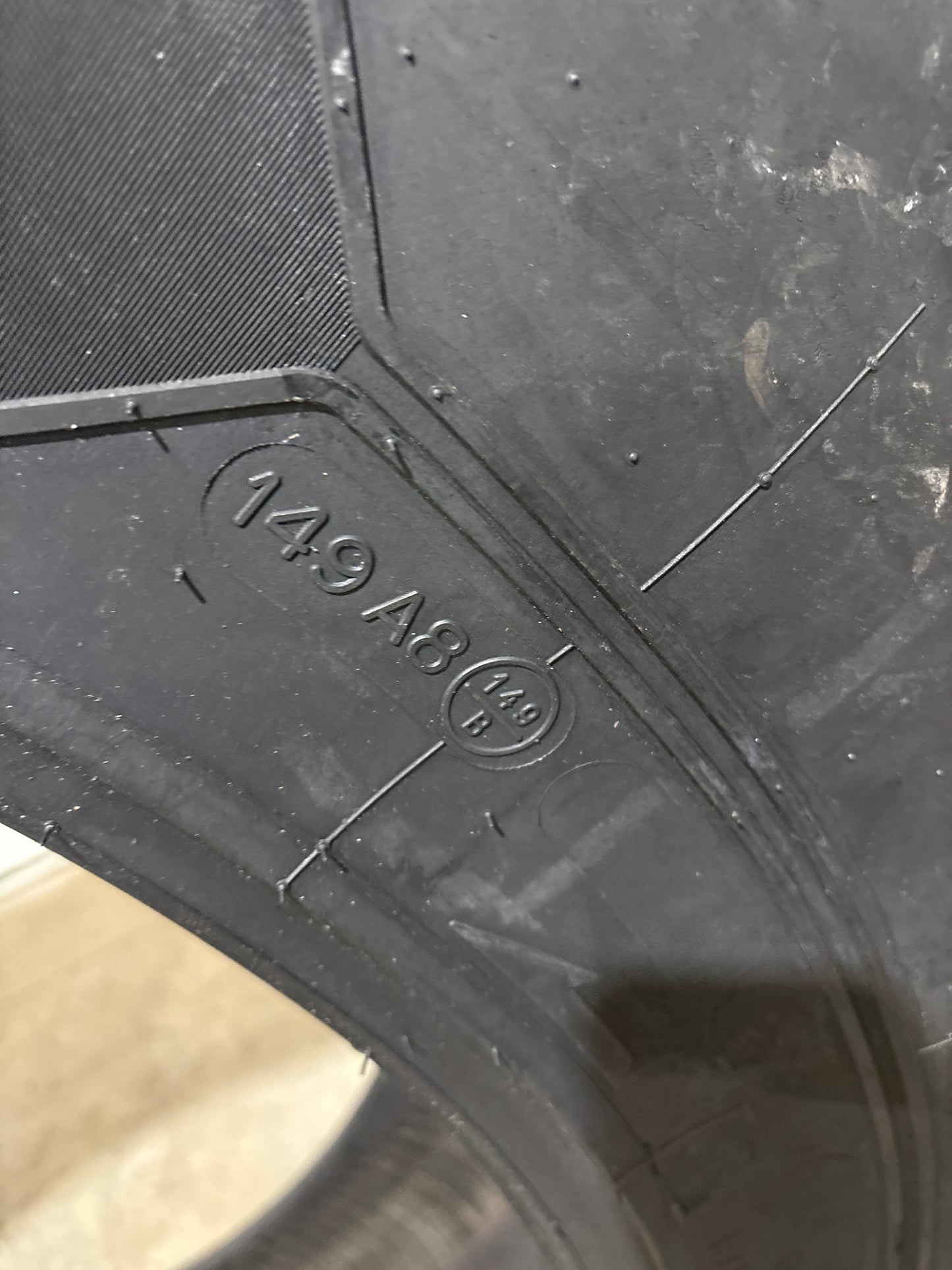 420/85R38 (REPLACES 16.9R38) MICHELIN AGRI BIB II #7033