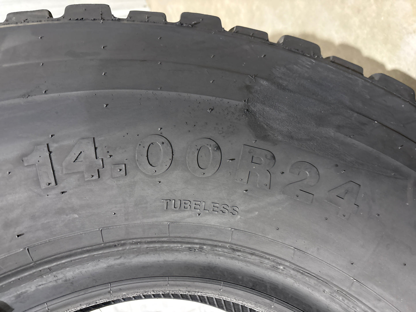 14.00R24 BKT EARTHMAX SR-22 MOTOR GRADER TIRE #5703