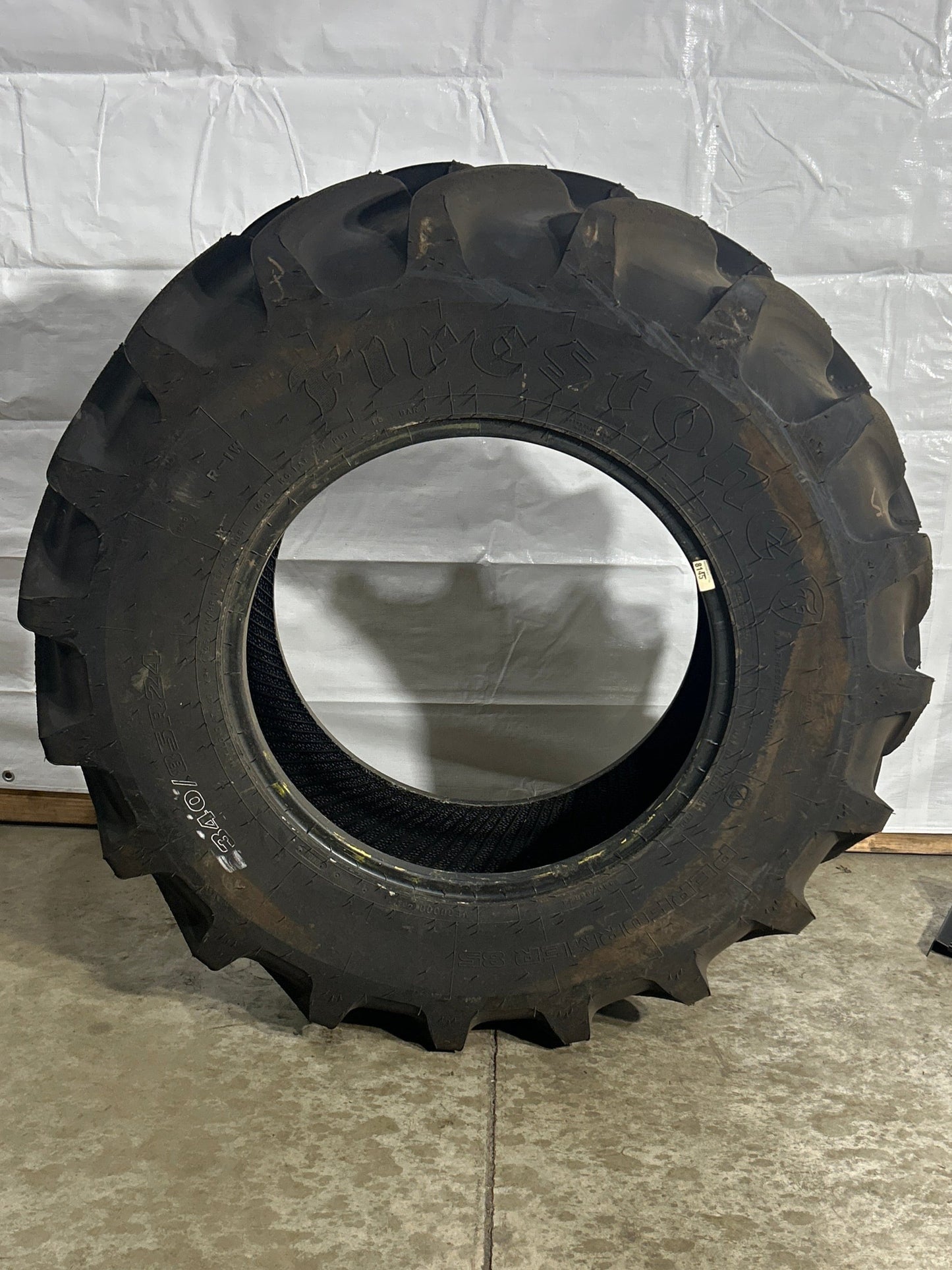 340/85R24 (13.6R24) FIRESTONE PERFORMER 85