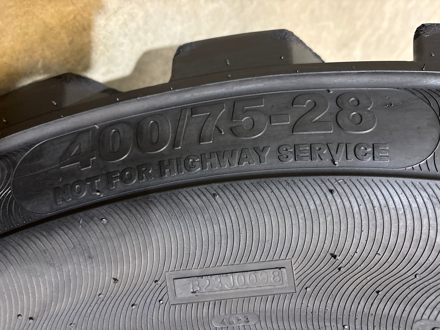 400/75-28 BLACKSMITH LIGHTNING BIAS TELEHANLER TIRE #5811