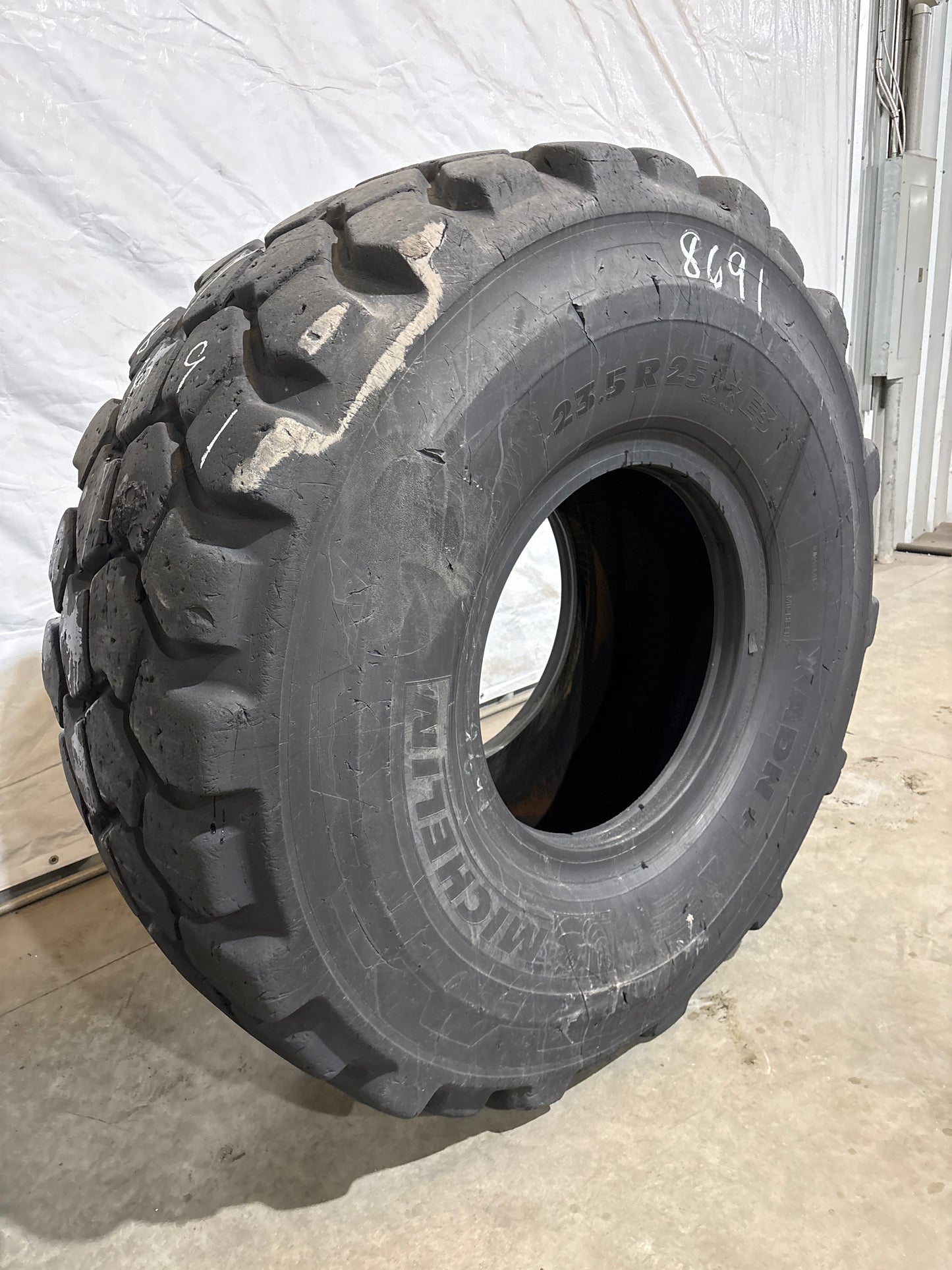 23.5R25 MICHELIN XADN+ #8691