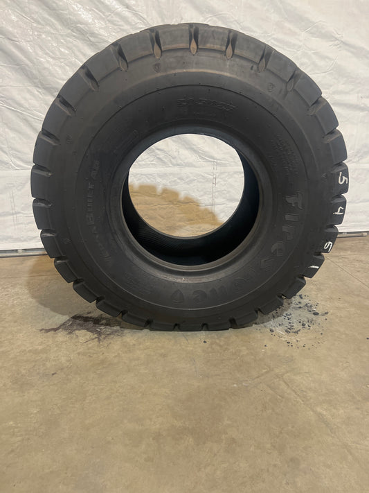 20.5R25 FIRESTONE VERSA BUILT AP #5451