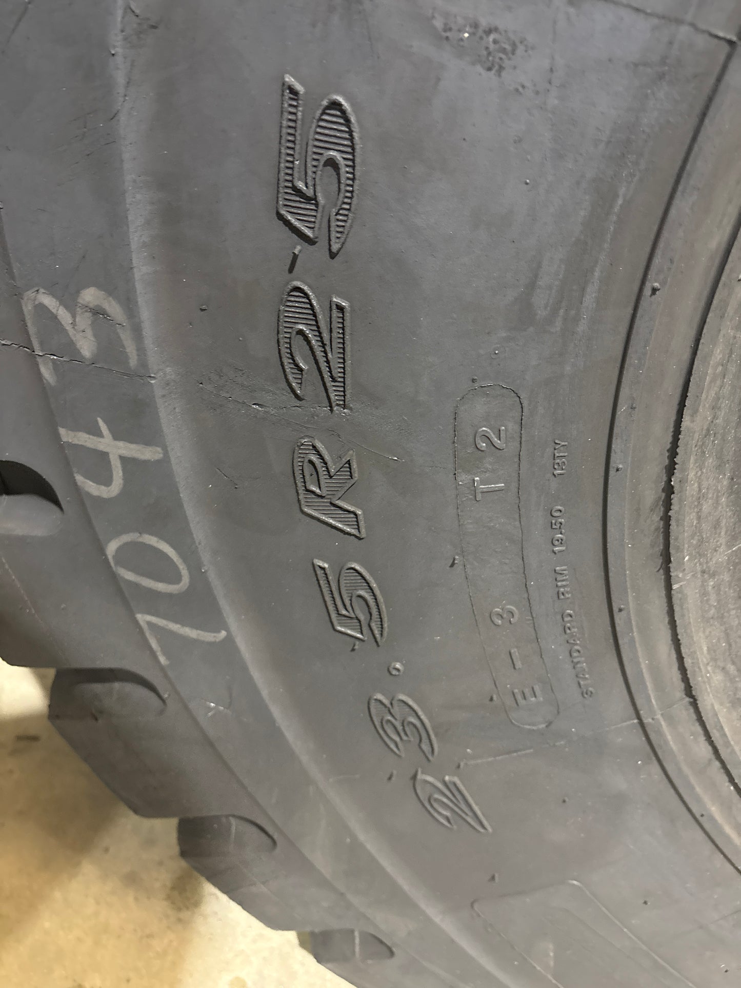 23.5R25 TRIANGLE TB516 #7043