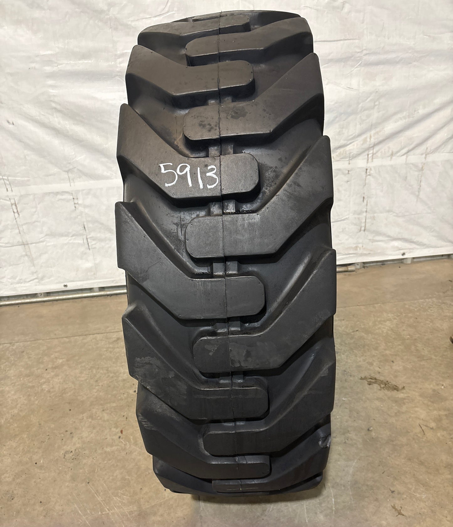 17.5-25 ADVANCE TRACTION REGULAR #5913