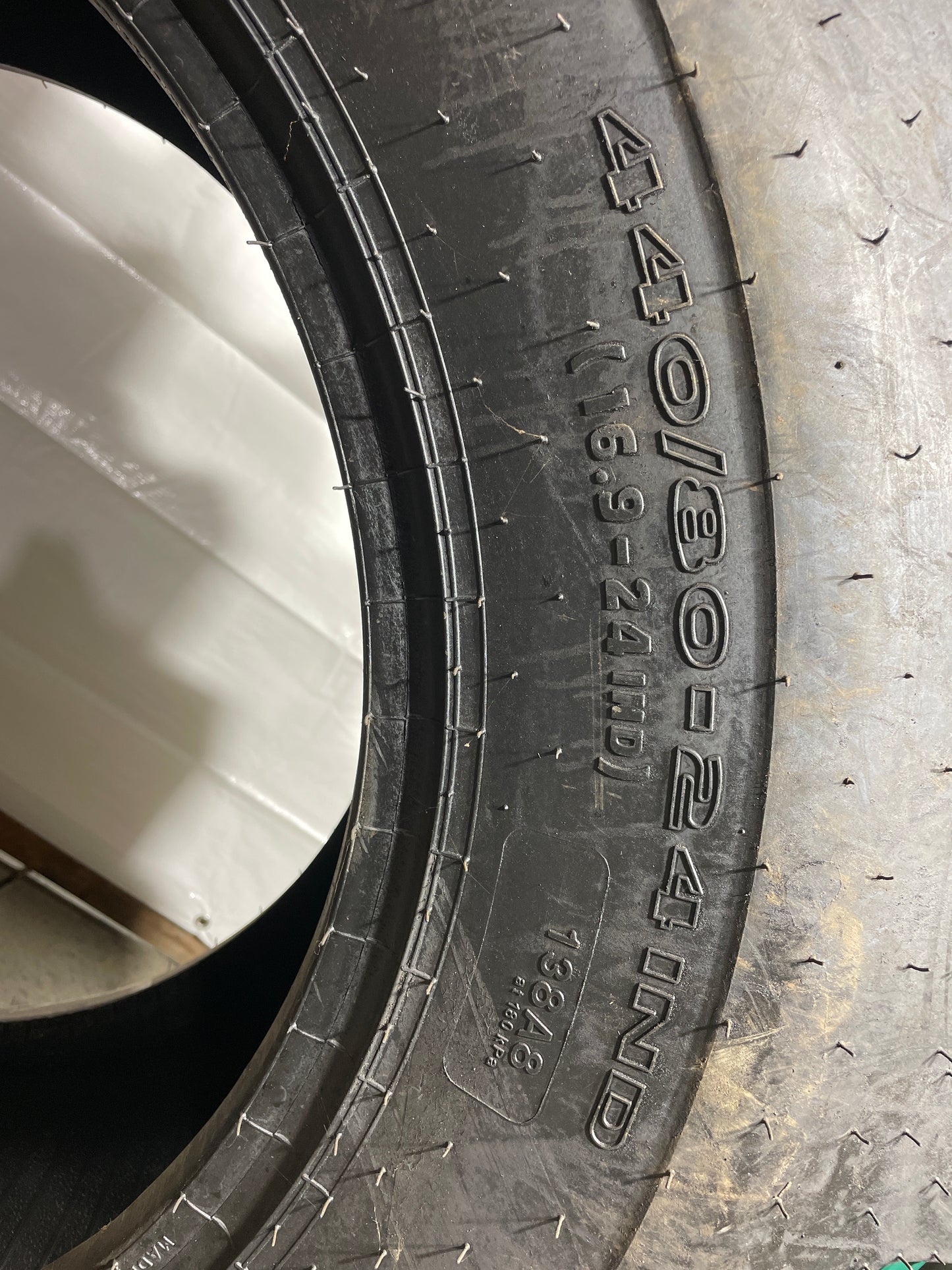 16.9-24 GALAXY SUPER INDUSTRIAL LUG (16.9R24, 420/85R24)