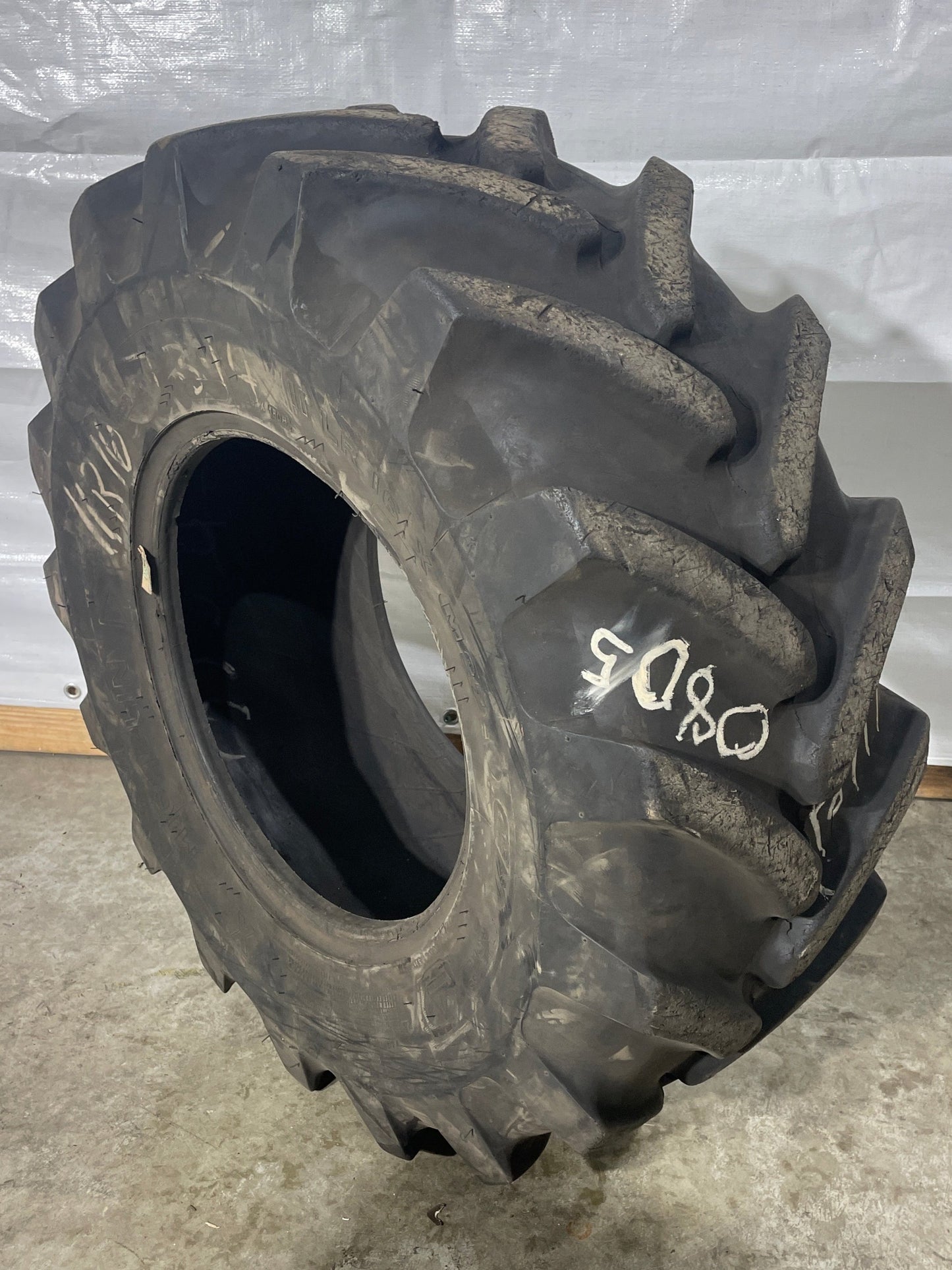 11LR16 MICHELIN  XM27