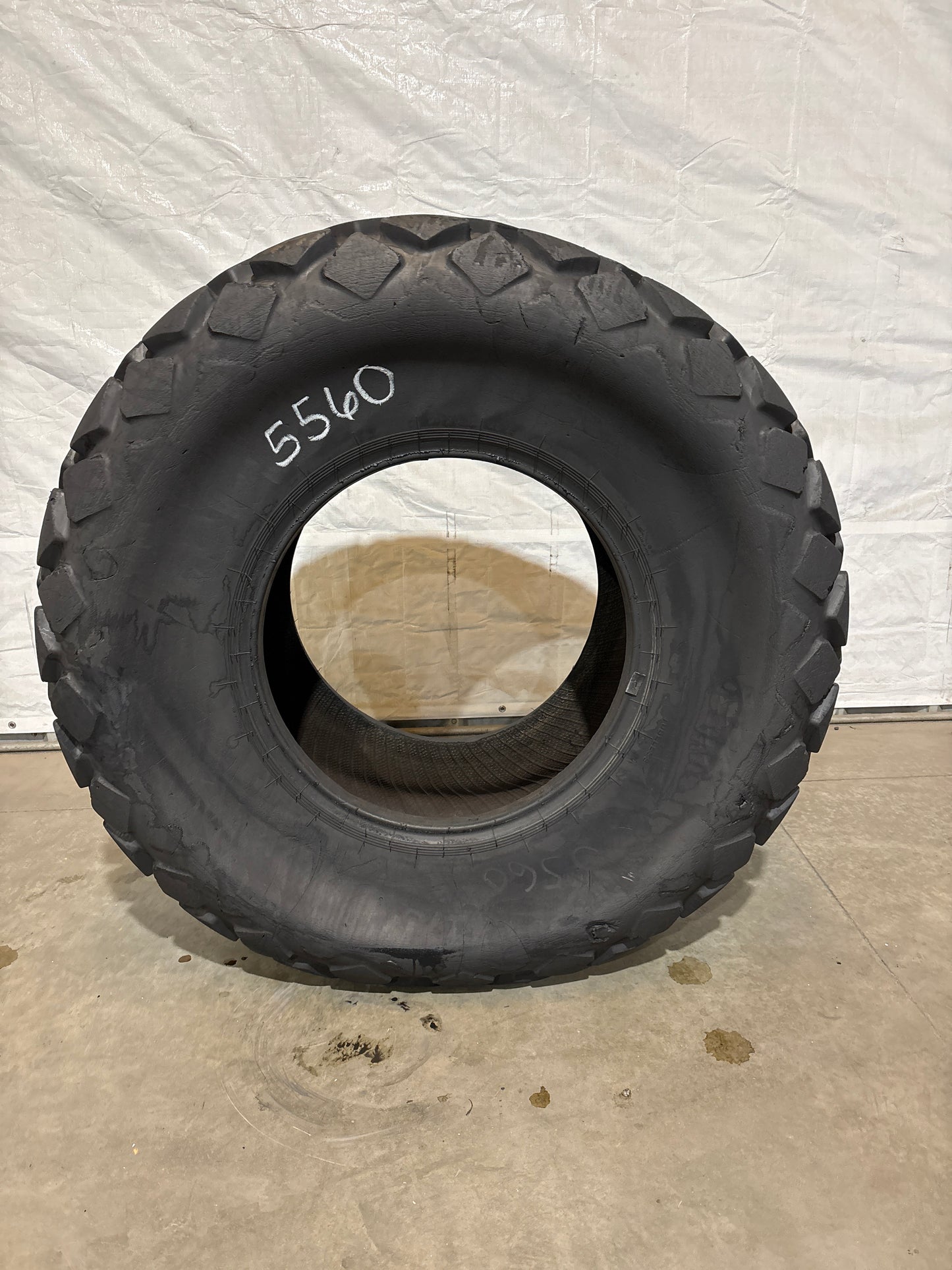 23.1-26 BKT TR-390 #5560