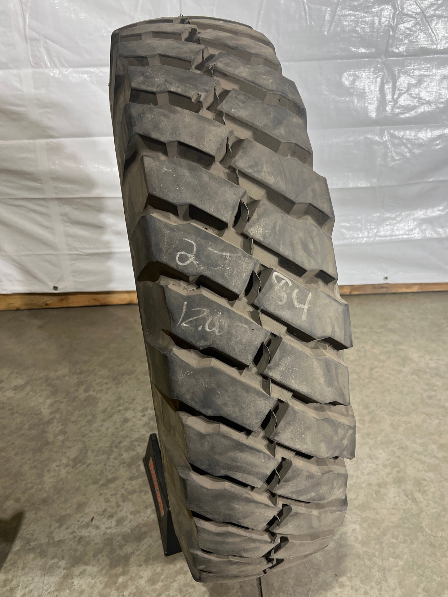 12.00-20 GOODYEAR SUPER ROAD LUG (SRL-1)