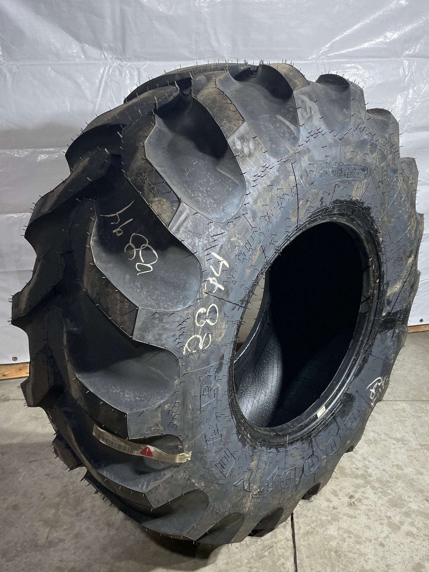 21L-24 GOODYEAR IT 525