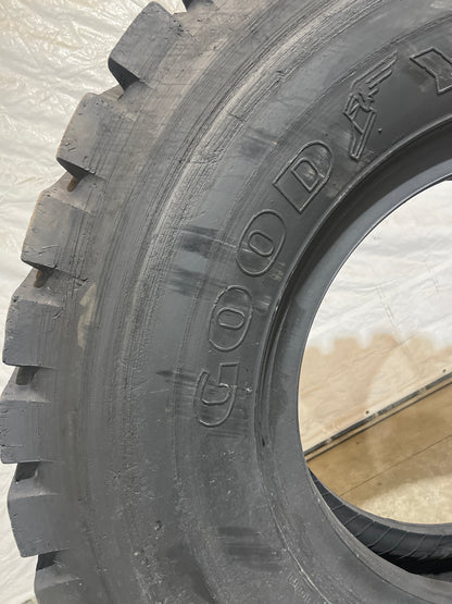 18.00R33  GOODYEAR RL-4B #4648
