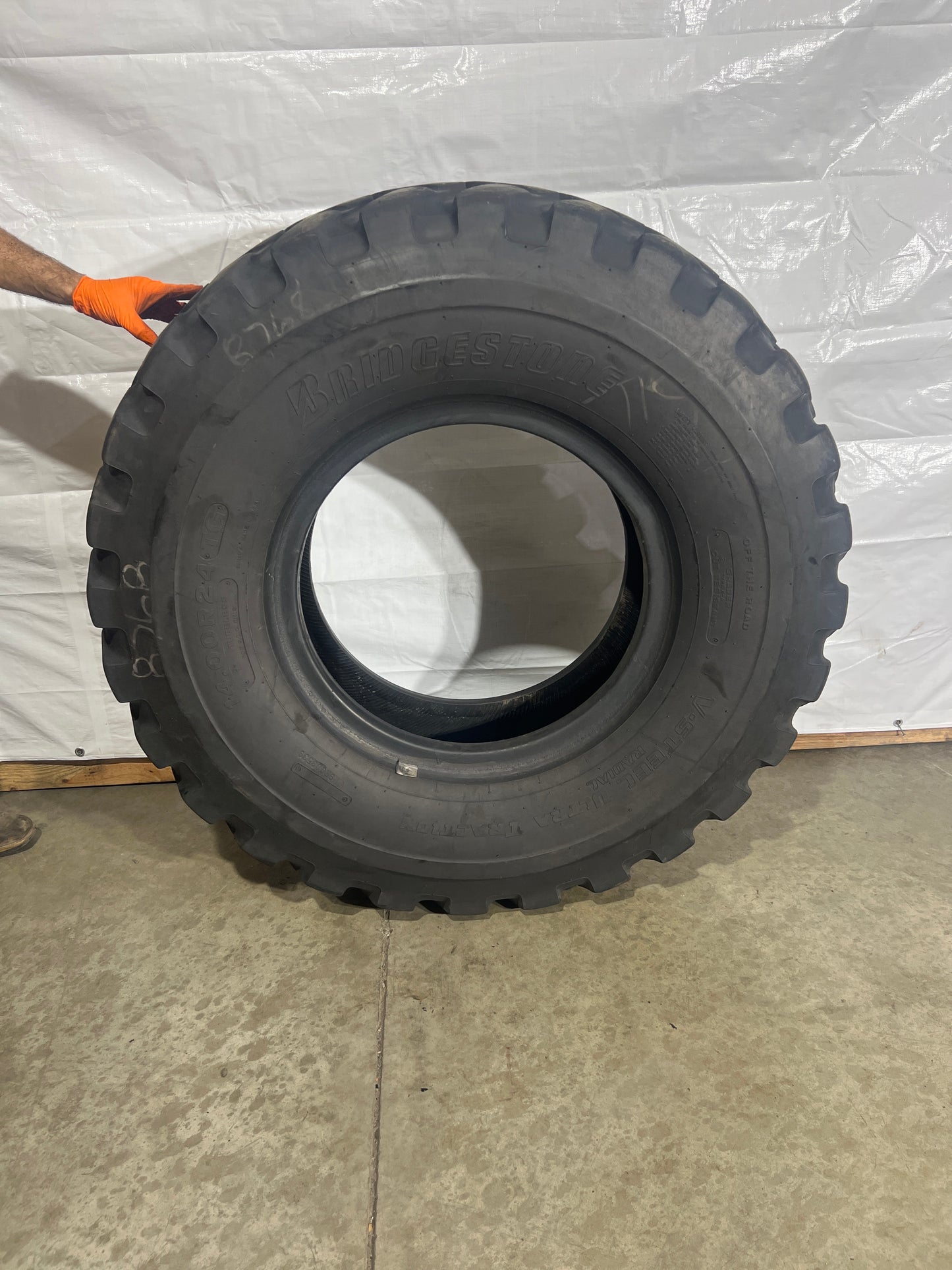 14.00R24 BRIDGESTONE GRADER V STEEL ULTRA TRACTION