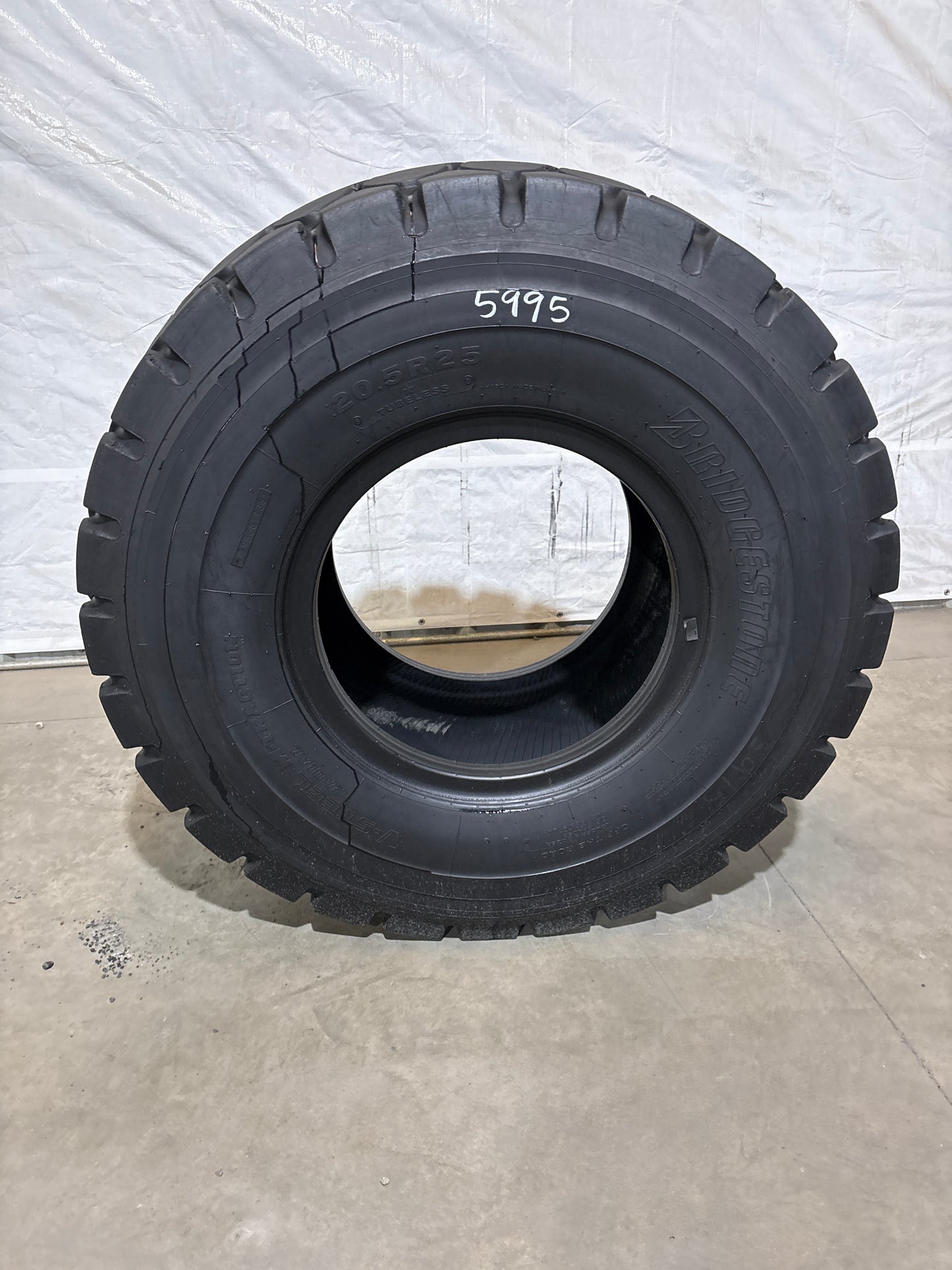 20.5R25 BRIDGESTONE V-STEEL M-TRACTION #5995
