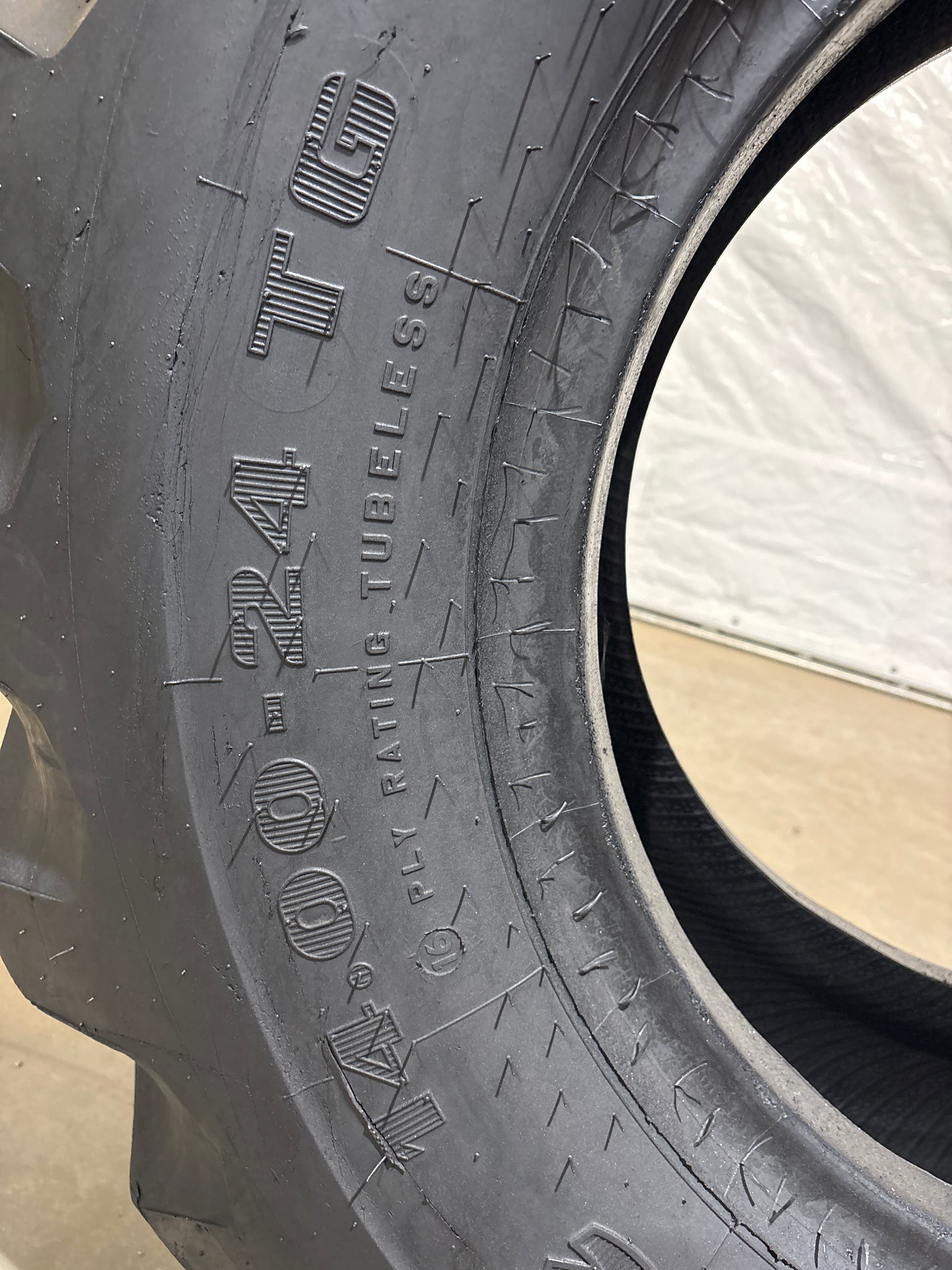 14.00-24 FIRESTONE SUPER GROUND GRIP #5807