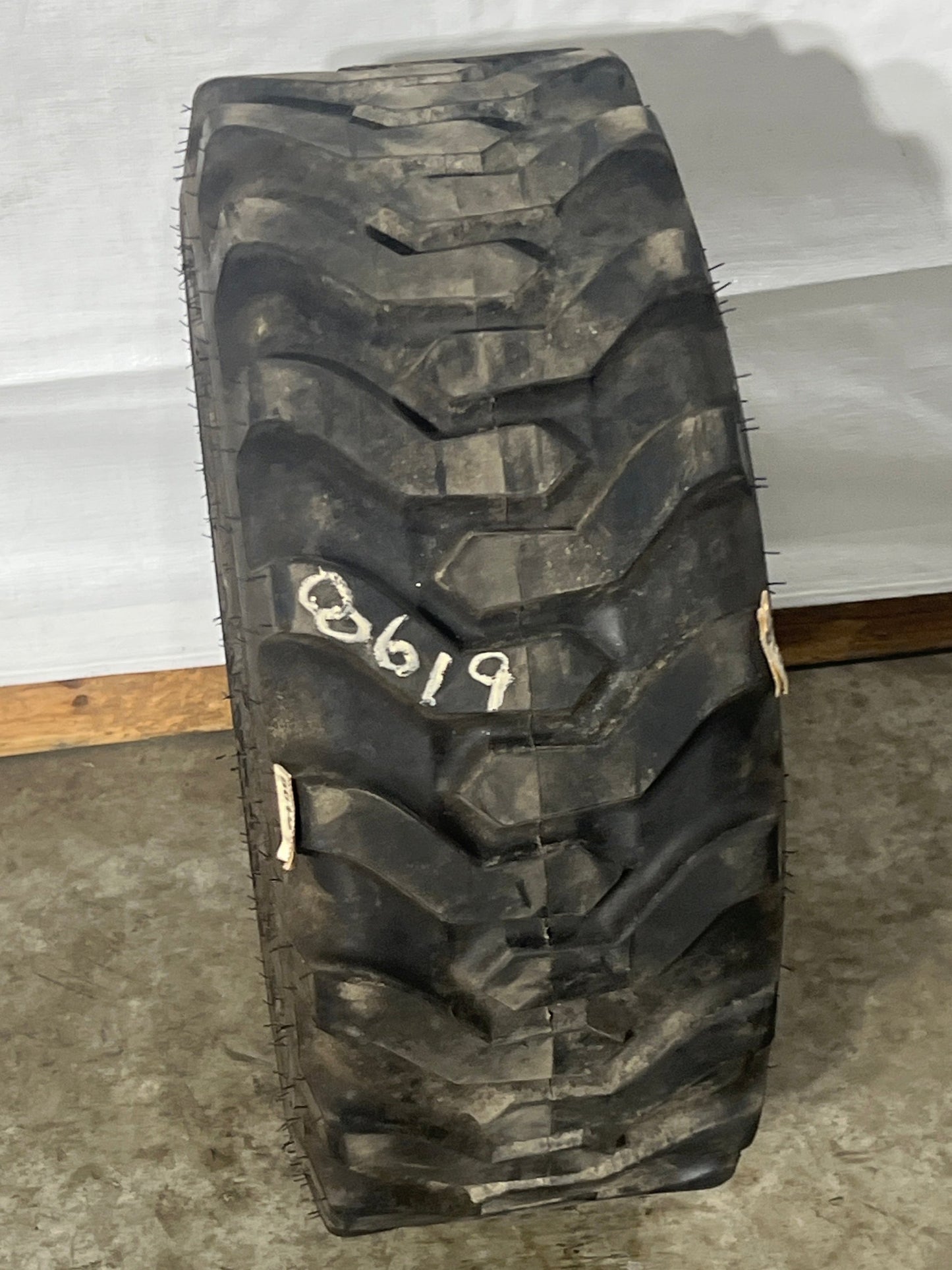 23X8.50-12 TITAN TRAC LOADER 4 PLY