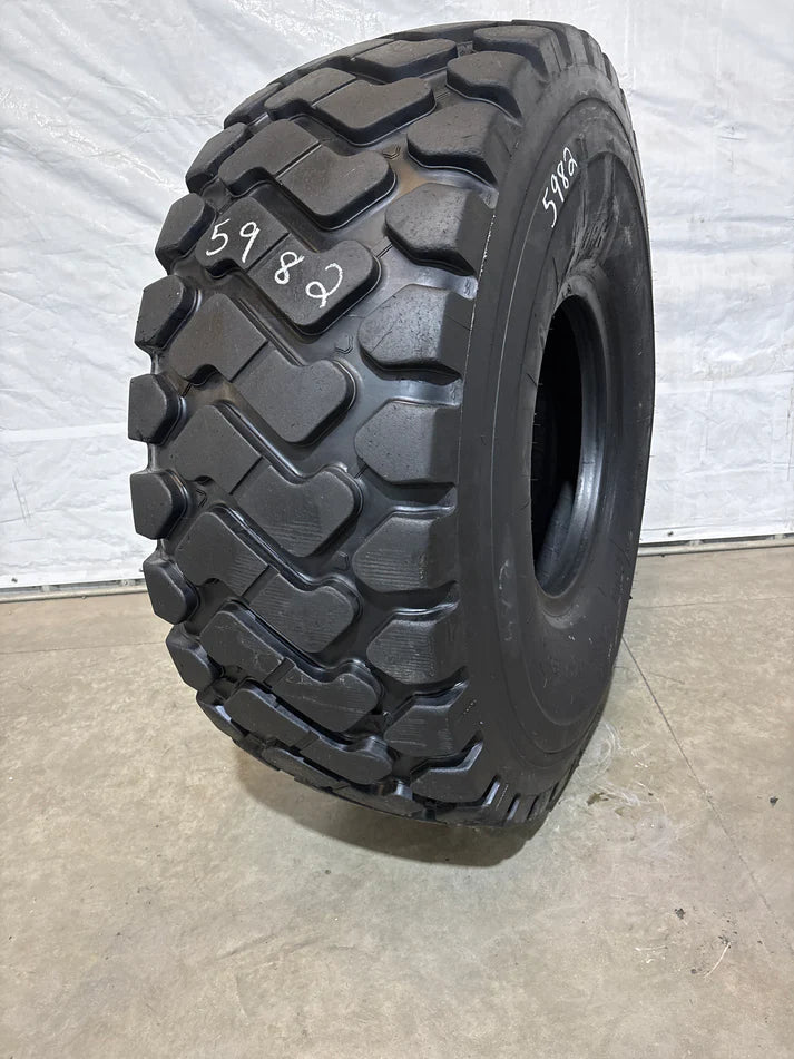 23.5R25 JCB EARTH MOVER GPR #5982