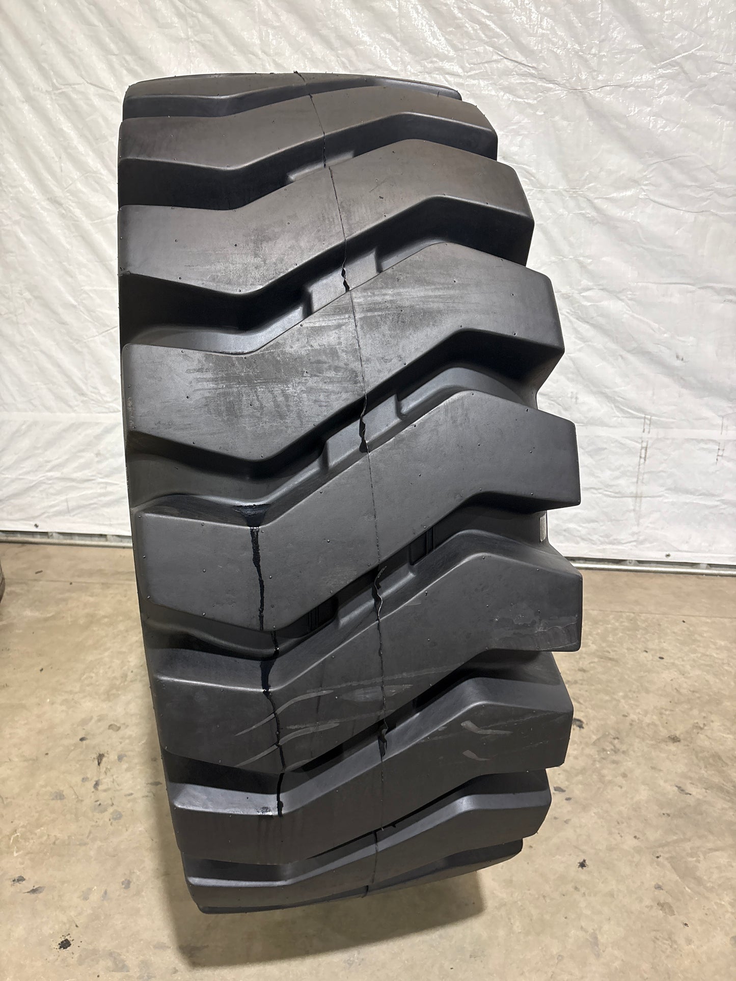 26.5-25 BKT XL-GRIP PLUS #5728