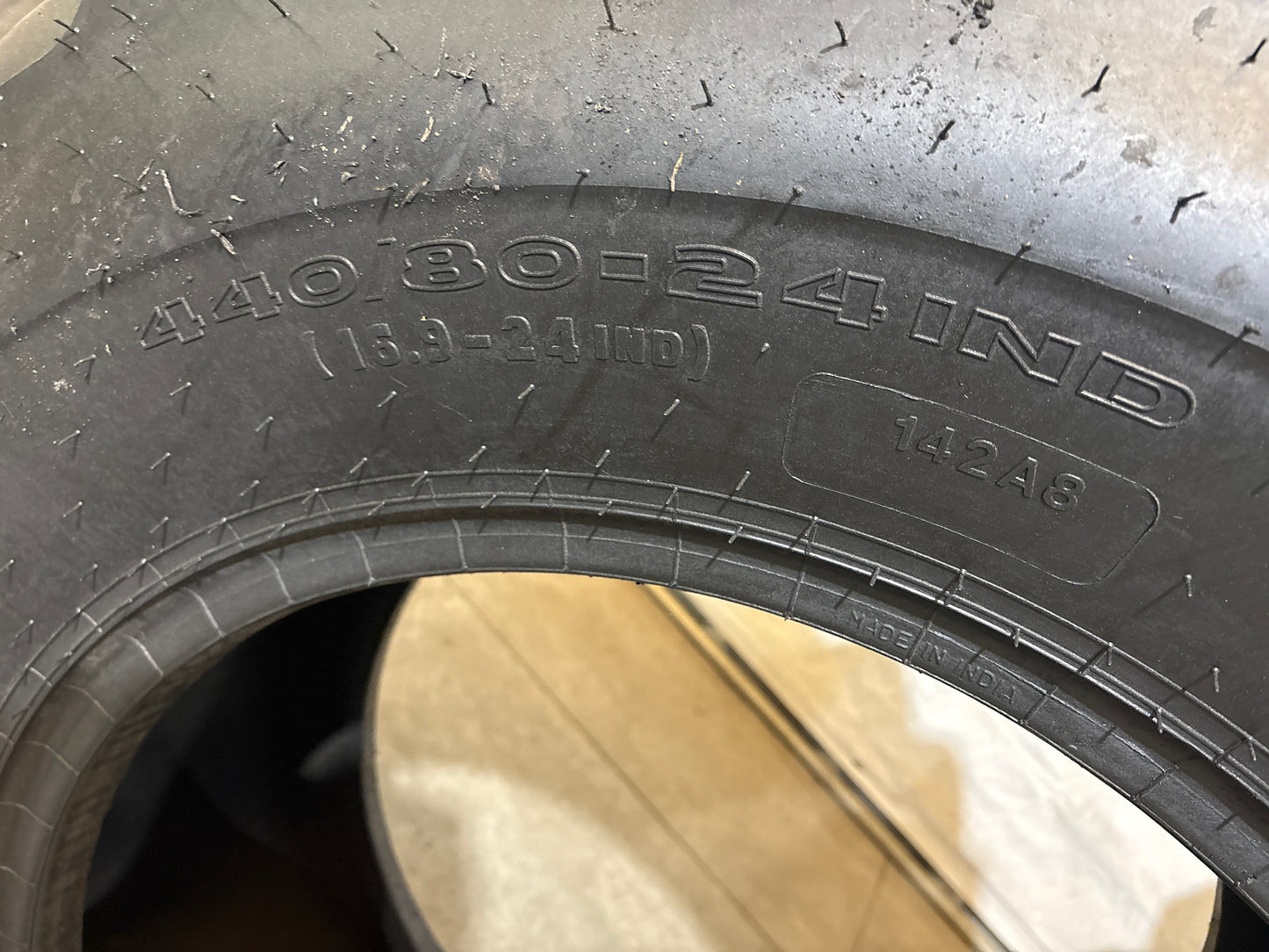 440/80-24 (16.9-24) IND GALAXY SUPER INDUSTRIAL LUG #5863